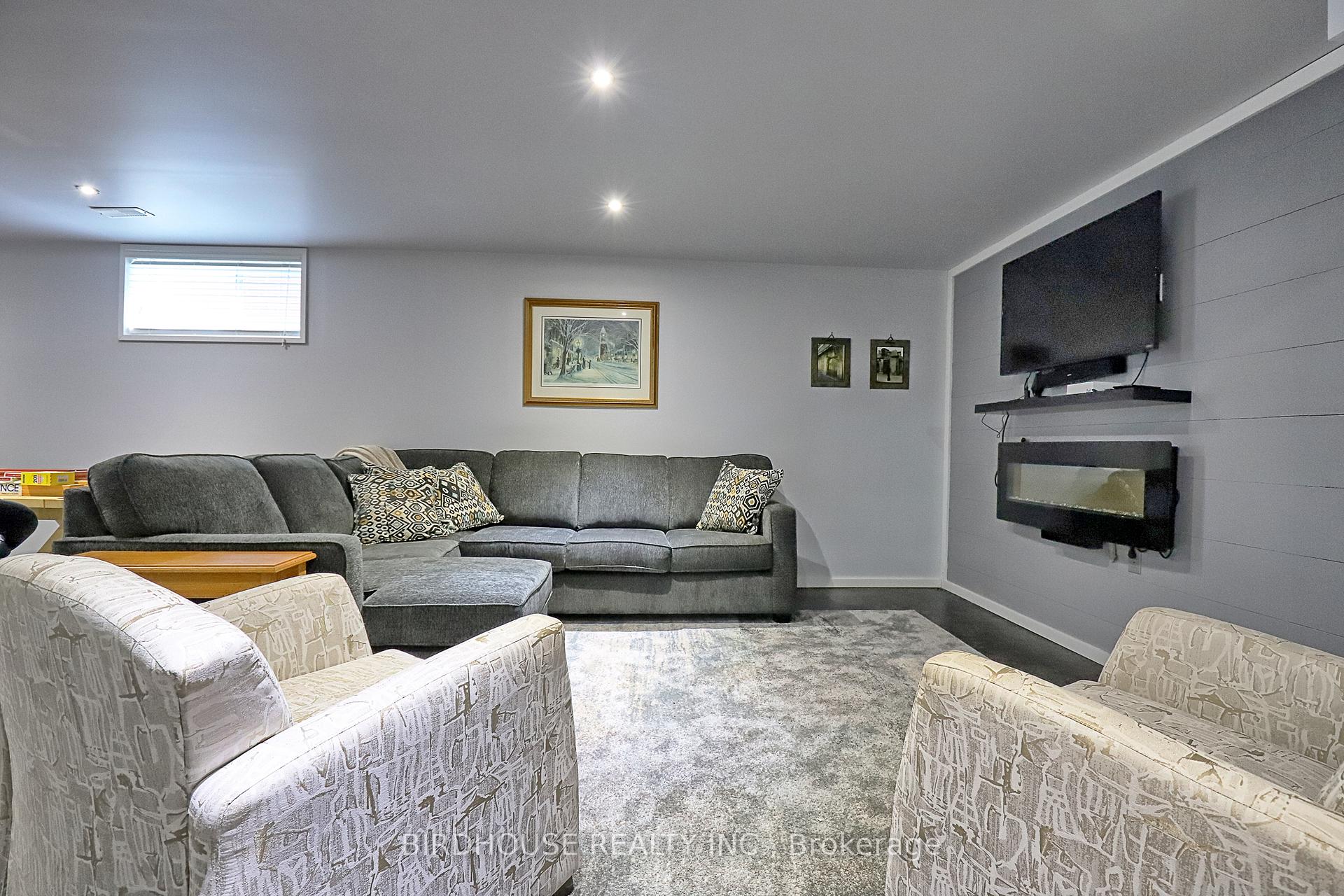Photo 21 of 21 Ellis Crescent, Kawartha Lakes, Lindsay — HOMEH