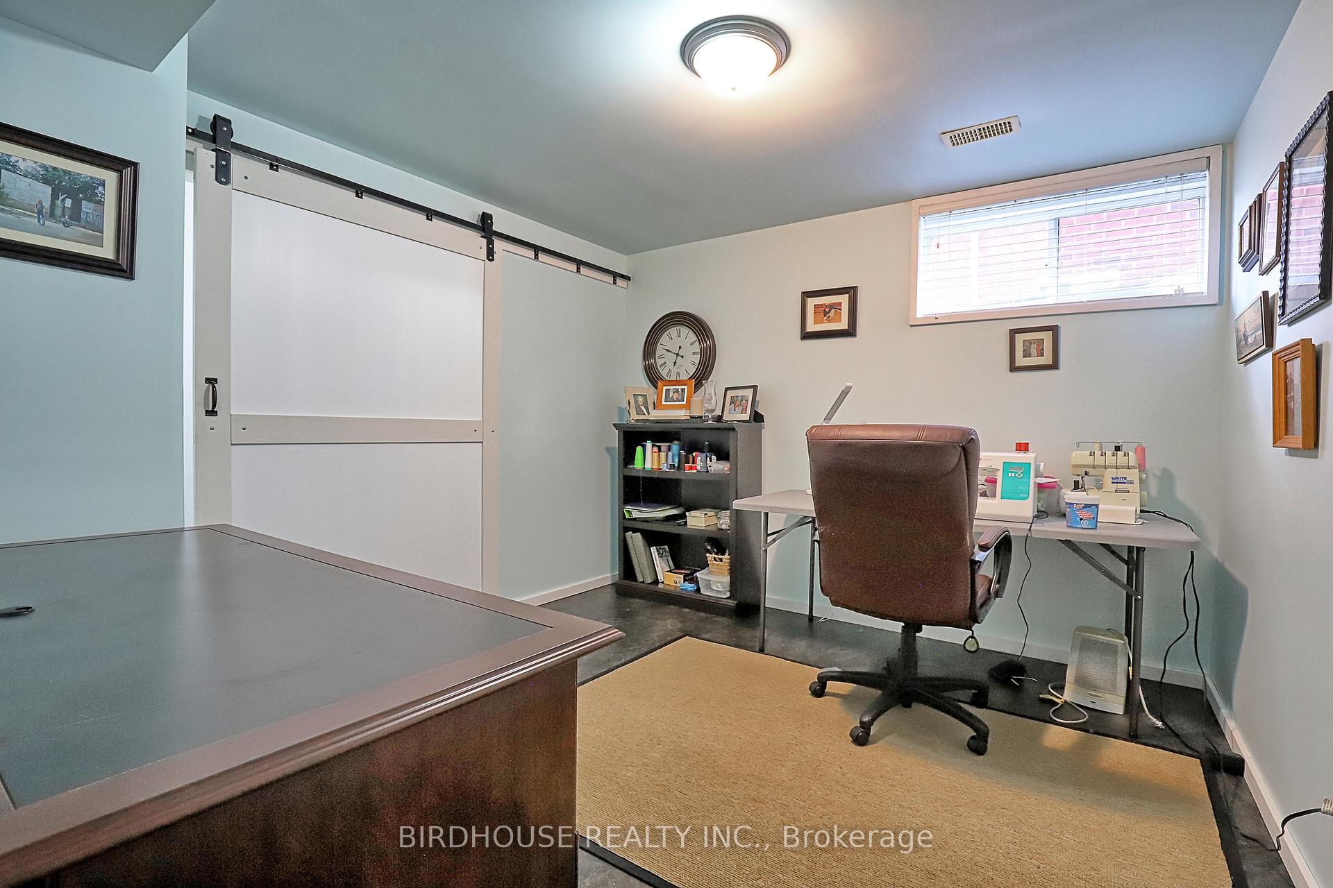 Photo 25 of 21 Ellis Crescent, Kawartha Lakes, Lindsay — HOMEH