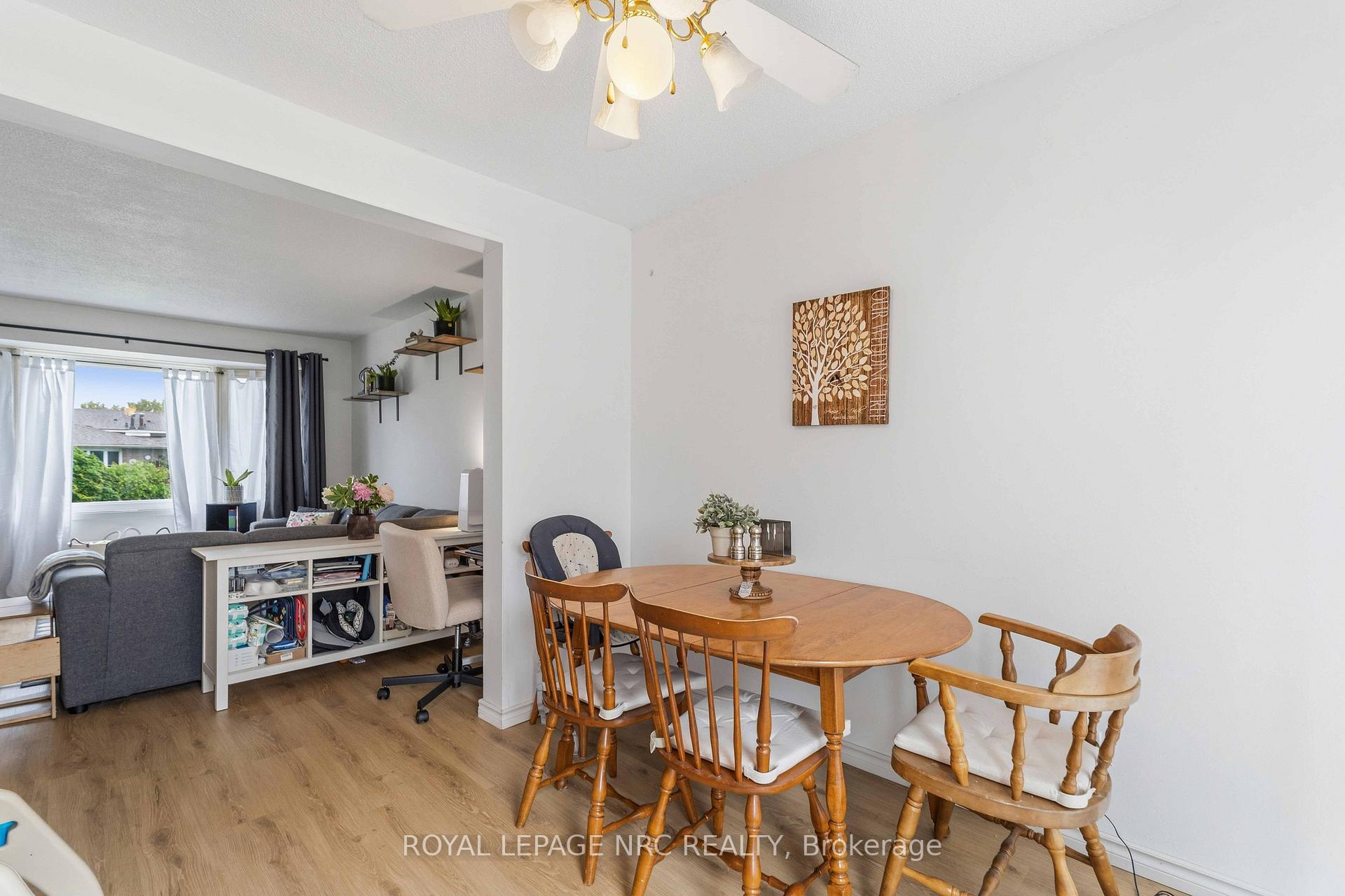 Photo 7 of 27 Canterbury Drive, St. Catharines, Oakdale — HOMEH