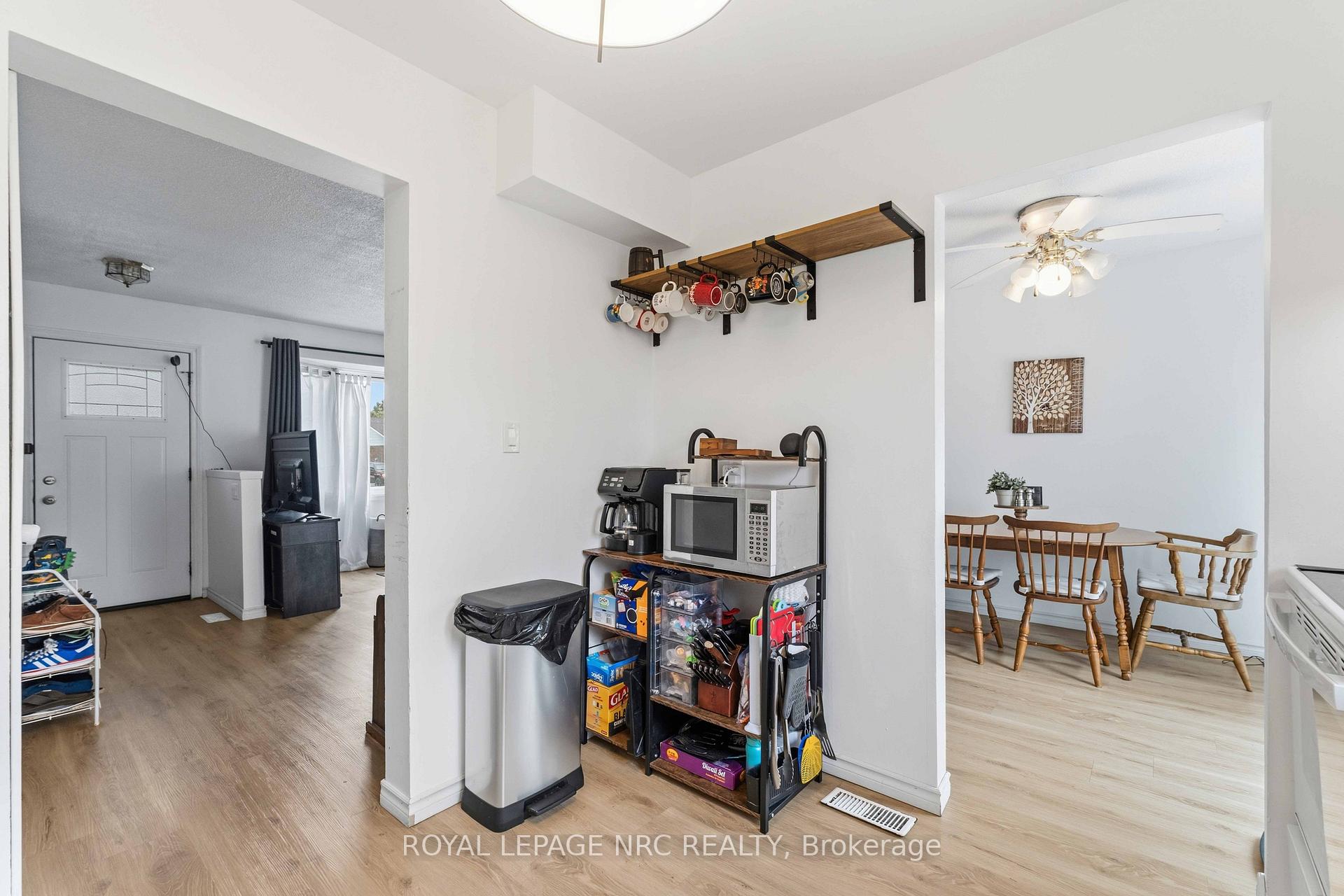 Photo 13 of 27 Canterbury Drive, St. Catharines, Oakdale — HOMEH