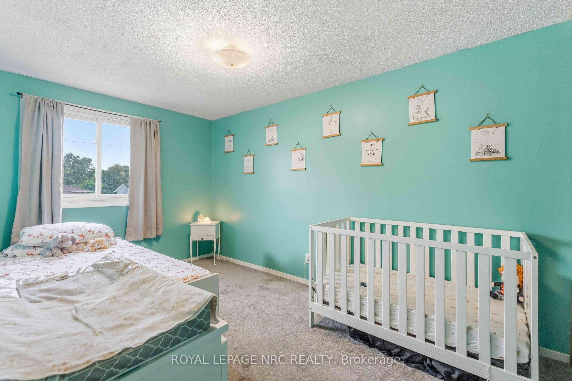 Photo 16 of 27 Canterbury Drive, St. Catharines, Oakdale — HOMEH