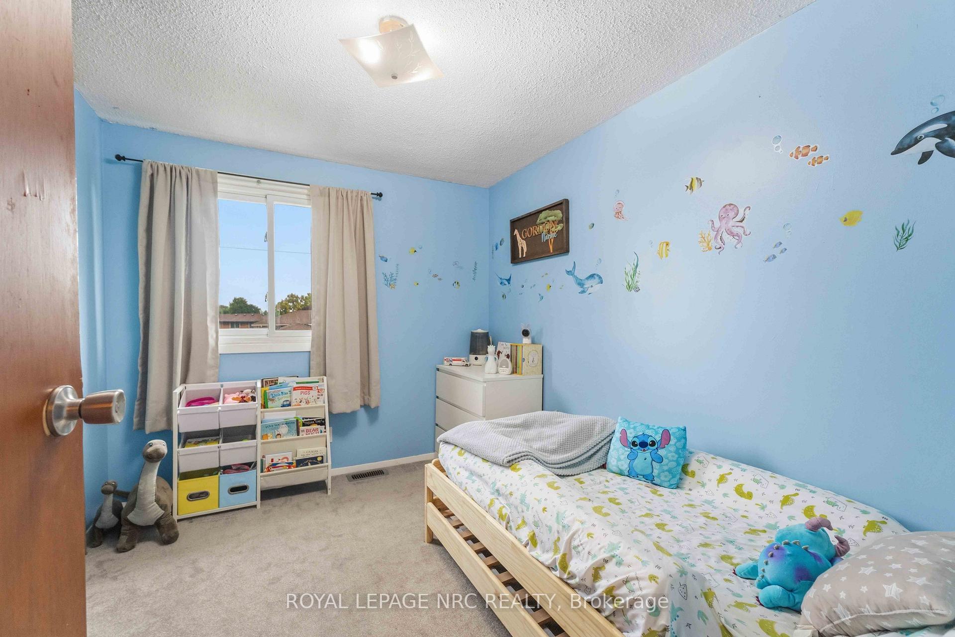Photo 18 of 27 Canterbury Drive, St. Catharines, Oakdale — HOMEH