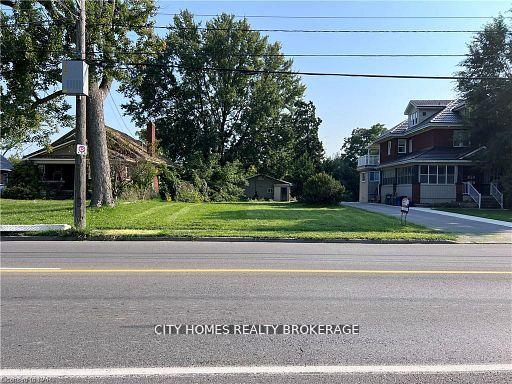 Photo 5 of 390 Queenston Street, St. Catharines, Secord Woods — HOMEH