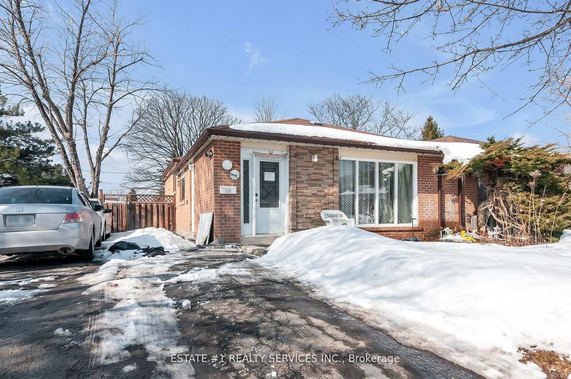 Photo 8 of 116 Addington Crescent, Brampton, Avondale — HOMEH