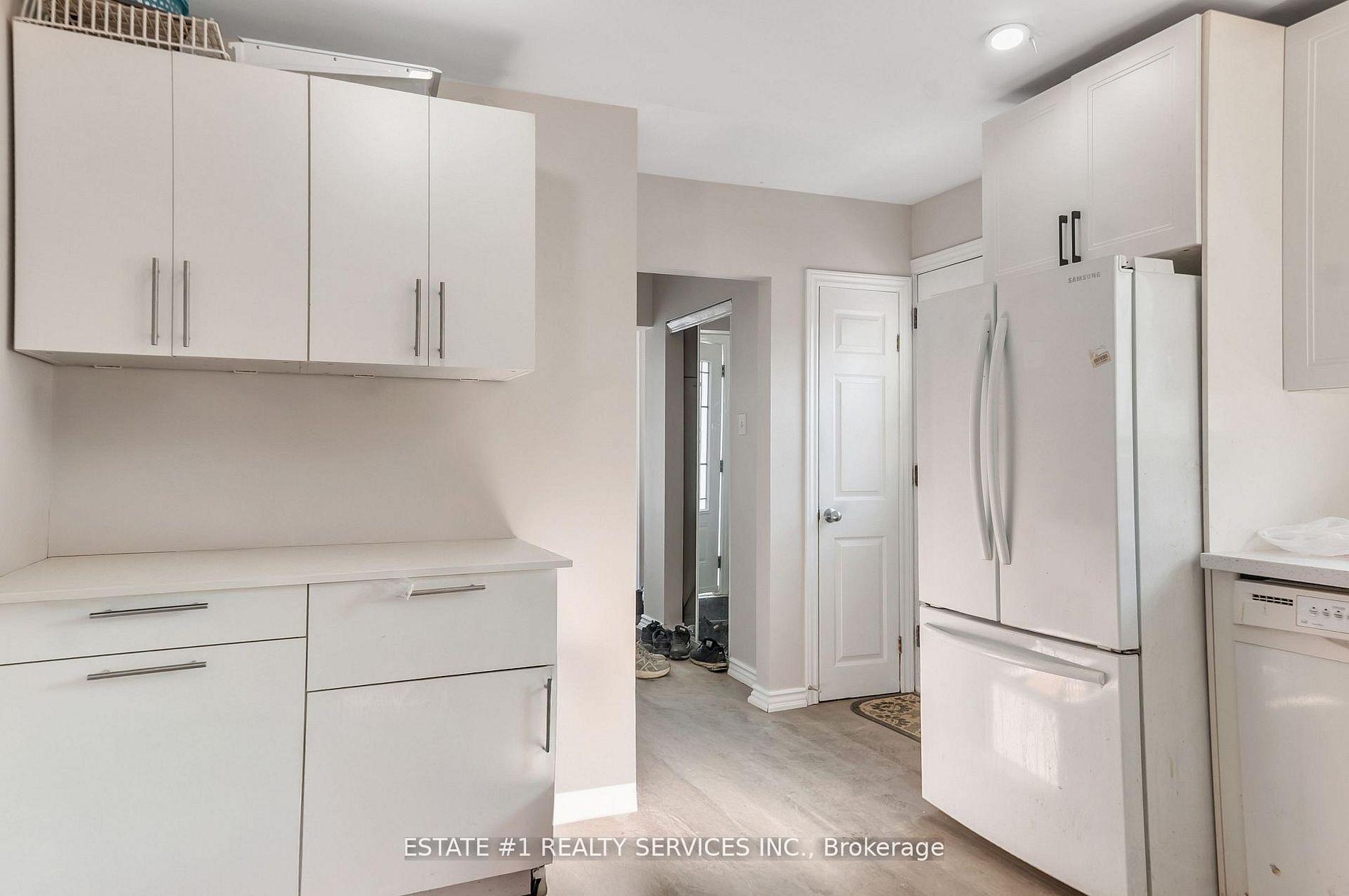 Photo 16 of 116 Addington Crescent, Brampton, Avondale — HOMEH