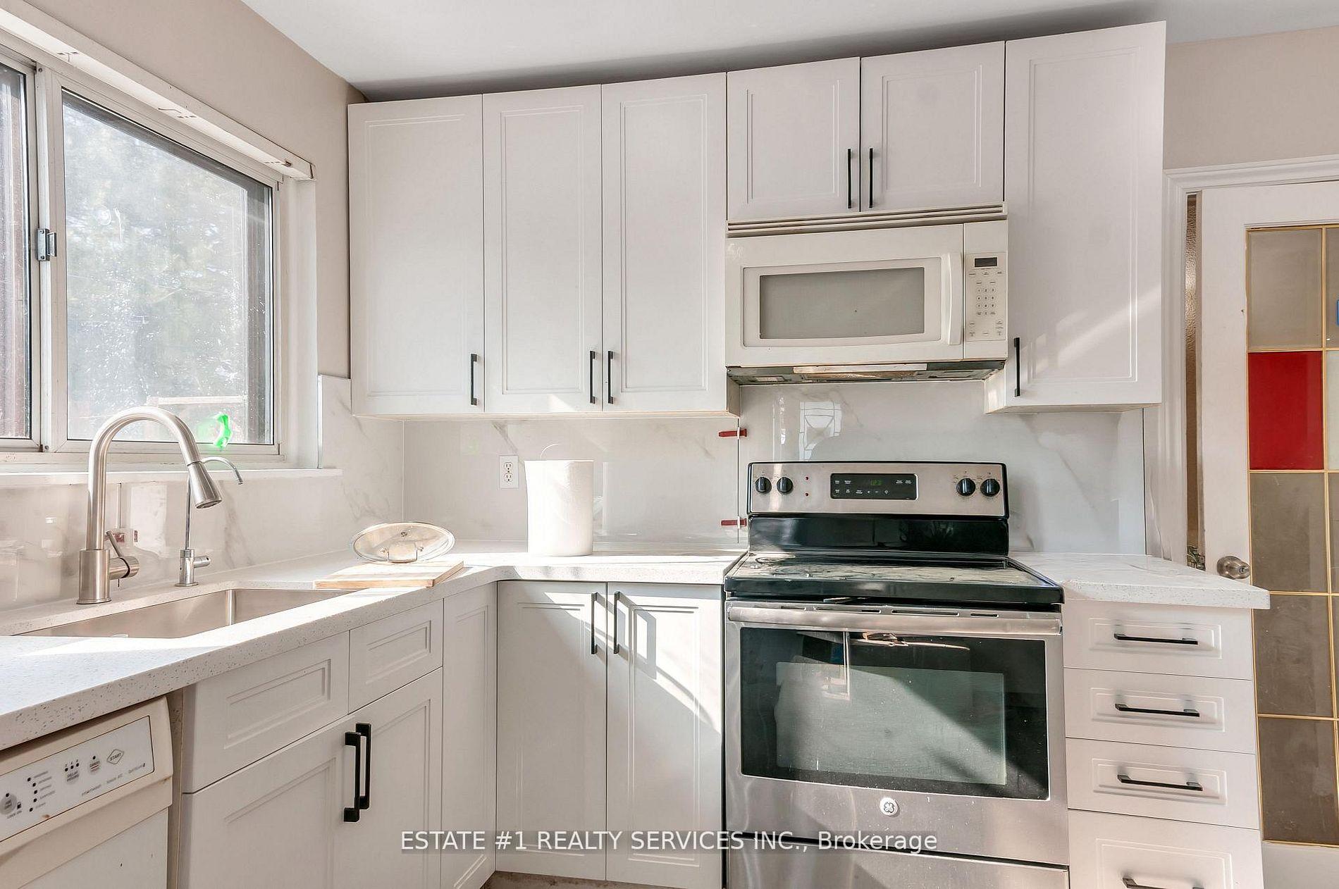 Photo 17 of 116 Addington Crescent, Brampton, Avondale — HOMEH