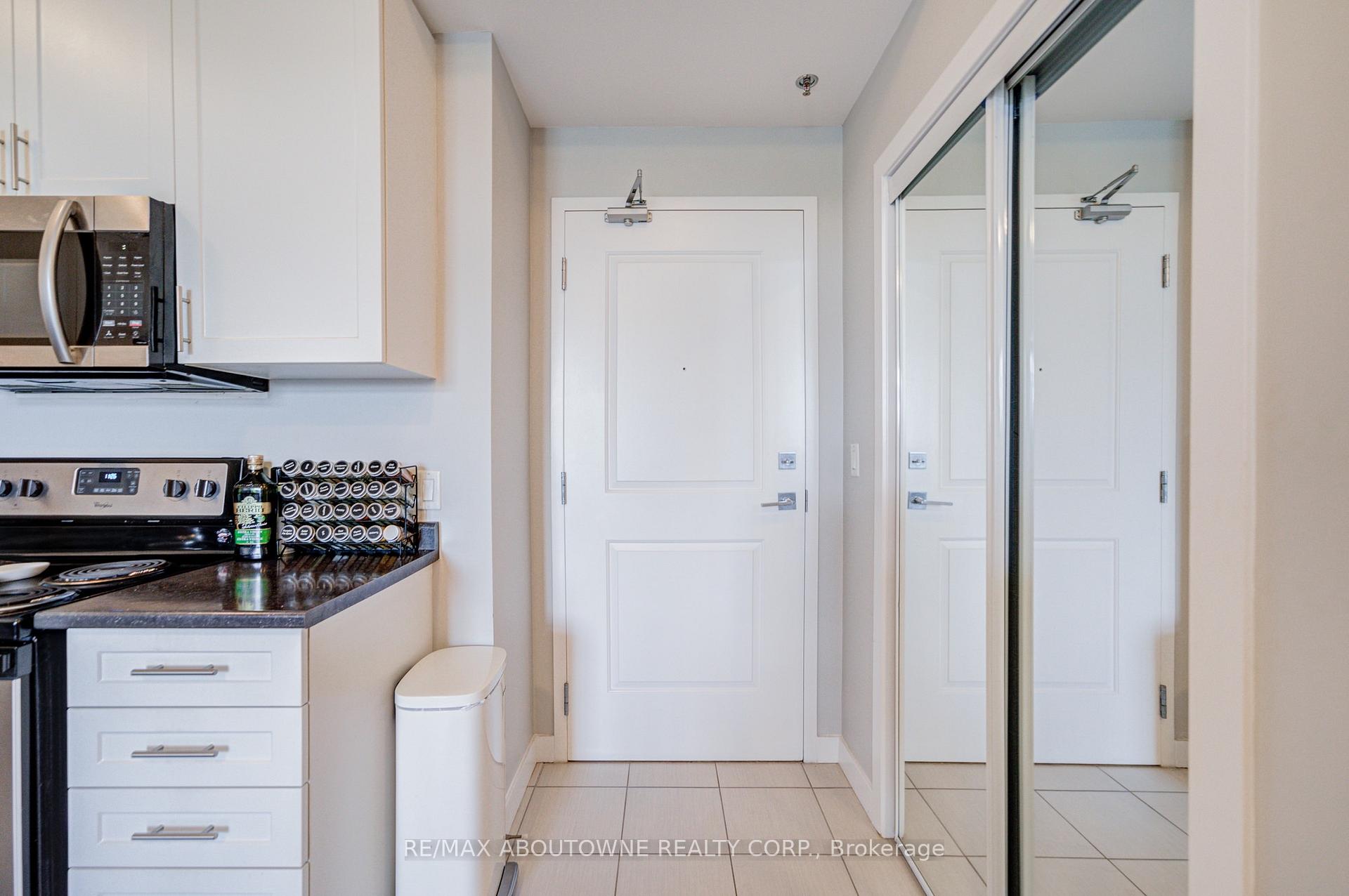Photo 10 of Unit 219, 2490 Old Bronte Road, Oakville, Westmount — HOMEH