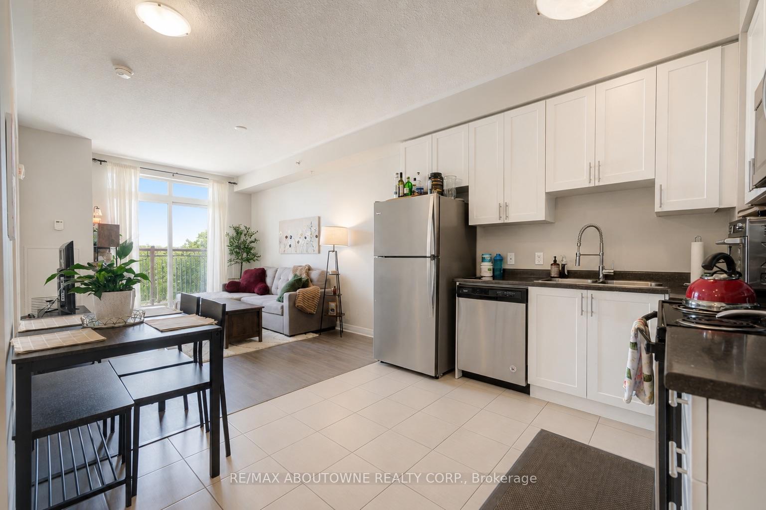 Photo 11 of Unit 219, 2490 Old Bronte Road, Oakville, Westmount — HOMEH