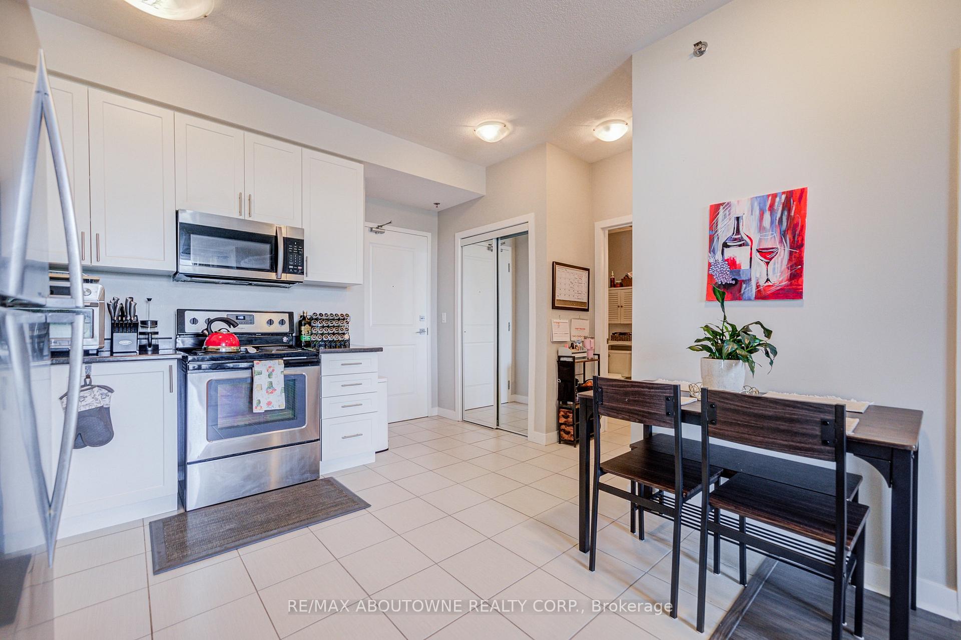 Photo 14 of Unit 219, 2490 Old Bronte Road, Oakville, Westmount — HOMEH