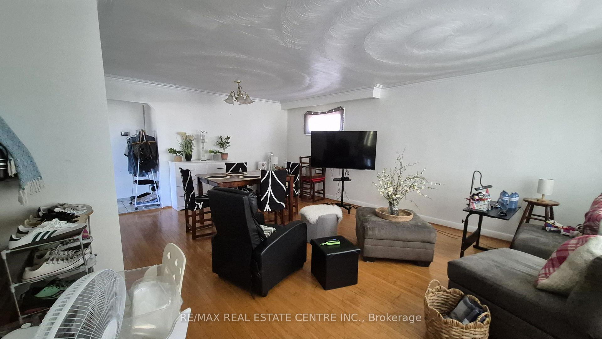 Photo 12 of Unit Upper, 71 Gunton Drive, Etobicoke, West Humber-Clairville — HOMEH