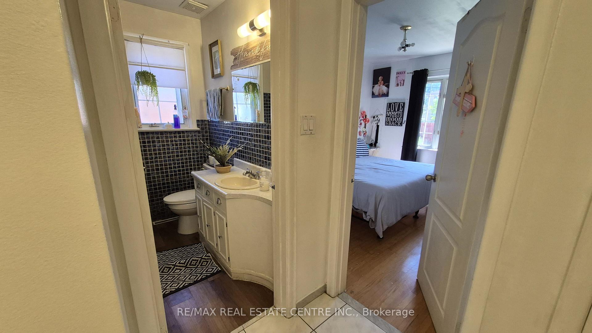 Photo 14 of Unit Upper, 71 Gunton Drive, Etobicoke, West Humber-Clairville — HOMEH