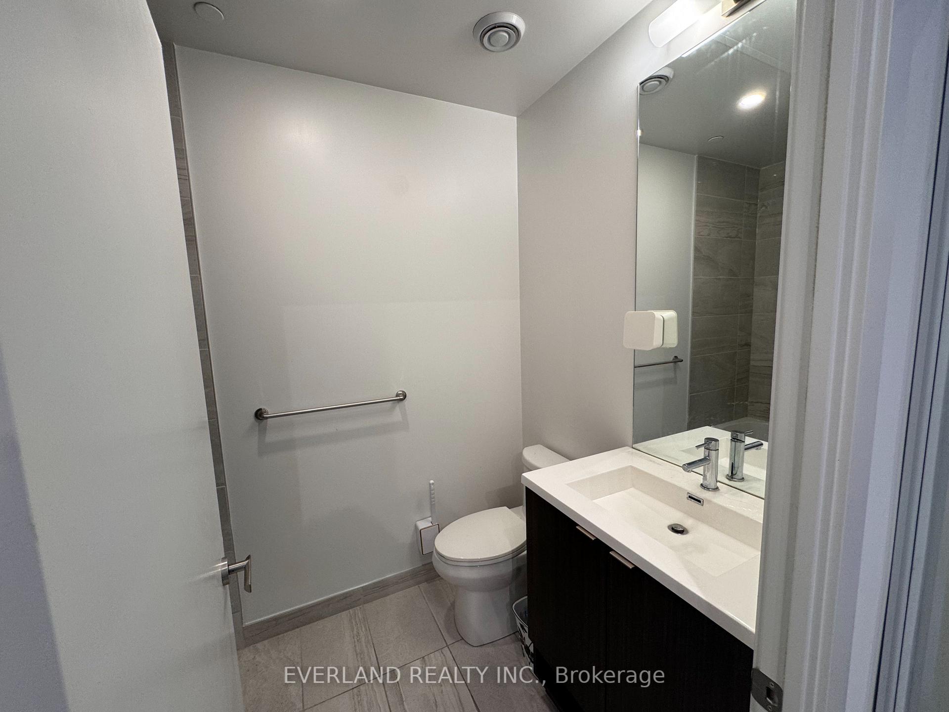 Photo 6 of Unit 7007, 55 Cooper Street, Toronto, Waterfront Communities — HOMEH