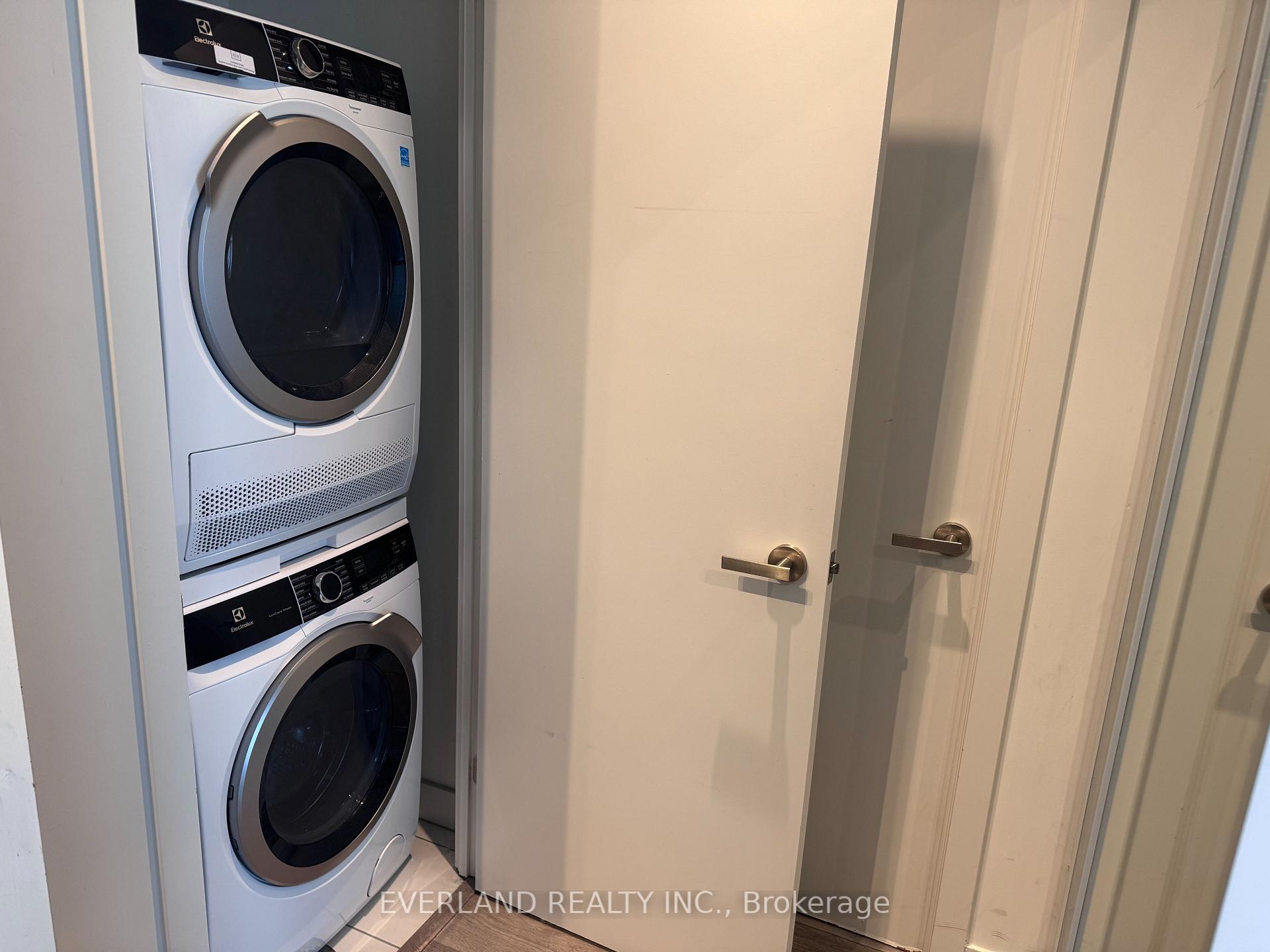 Photo 8 of Unit 7007, 55 Cooper Street, Toronto, Waterfront Communities — HOMEH