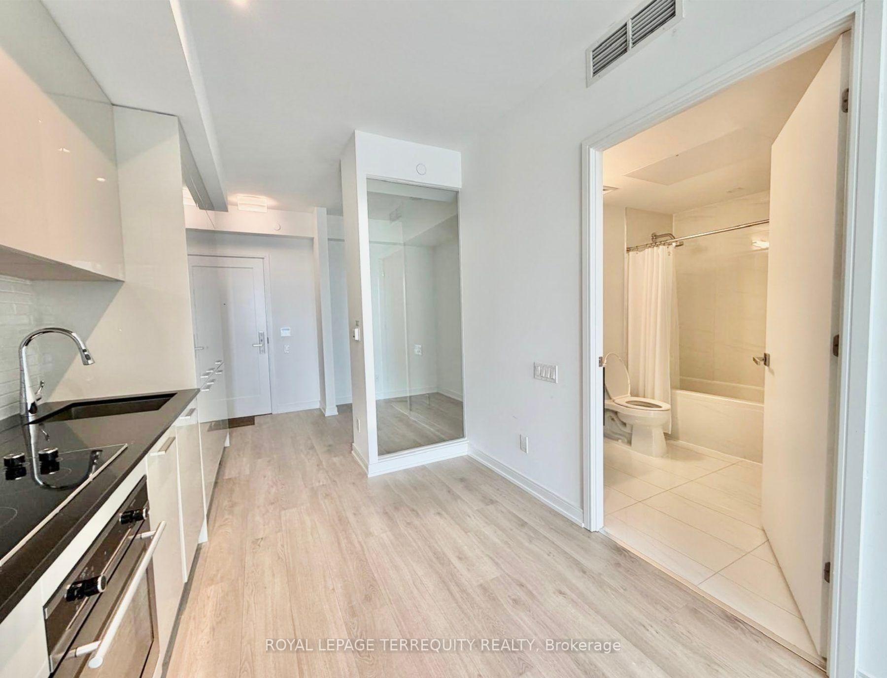 Photo 7 of Unit 1611, 3 Gloucester Street, Toronto, Church-Yonge Corridor — HOMEH