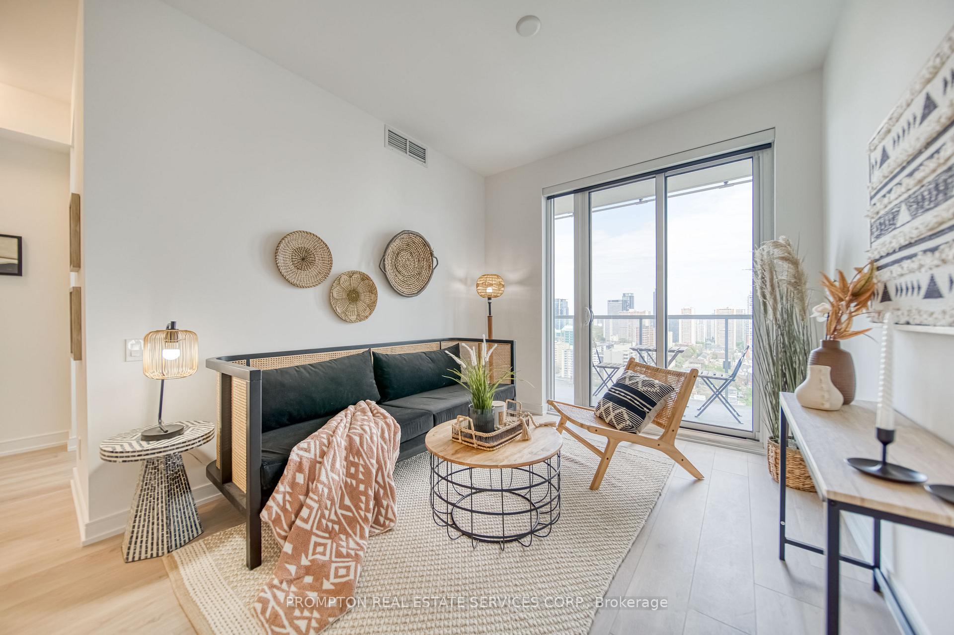 Photo 5 of Unit 1006, 3 Gloucester Street, Toronto, Church-Yonge Corridor — HOMEH