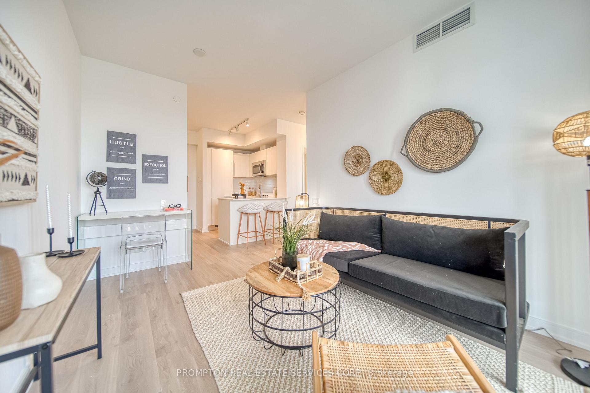 Photo 6 of Unit 1006, 3 Gloucester Street, Toronto, Church-Yonge Corridor — HOMEH