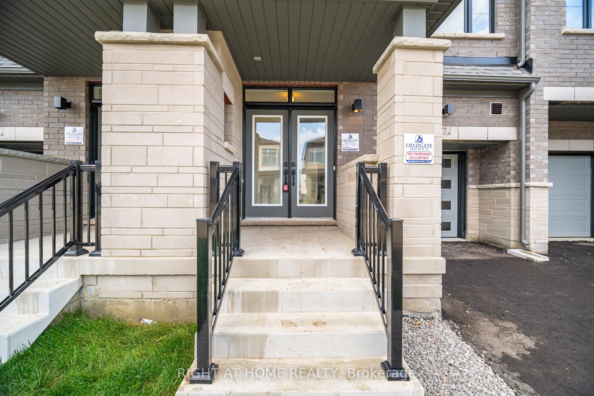 Photo 3 of 77 Singhampton Road, Vaughan, Kleinburg — HOMEH