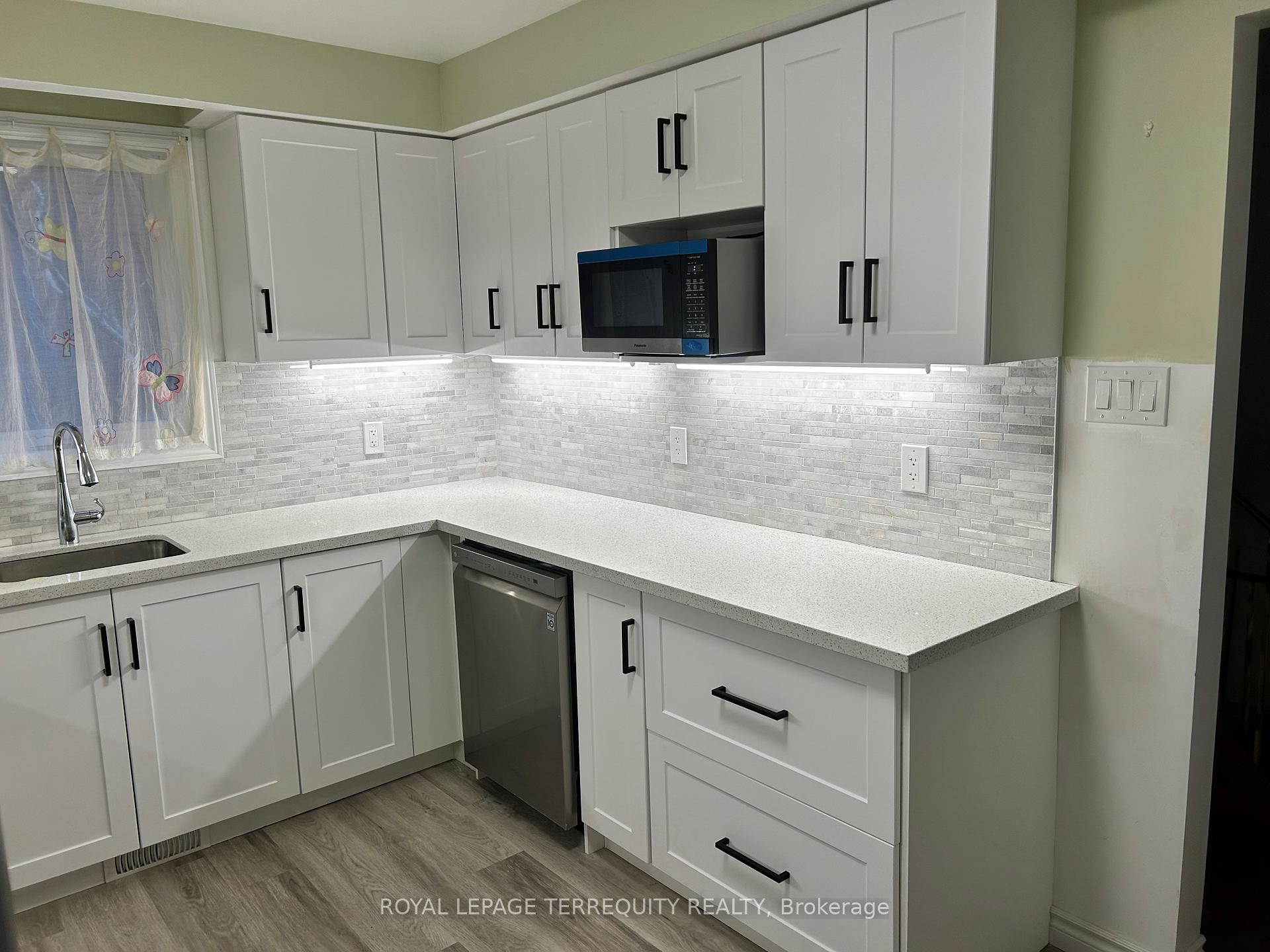 Photo 4 of 82 Main Street, Toronto, East End-Danforth — HOMEH
