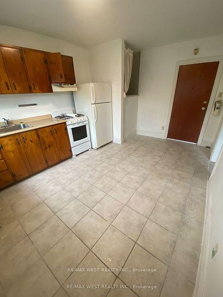 Photo 2 of Unit 2, 35 Lansdowne Avenue, Toronto, Roncesvalles — HOMEH
