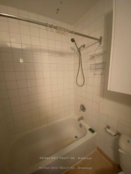 Photo 5 of Unit 2, 35 Lansdowne Avenue, Toronto, Roncesvalles — HOMEH