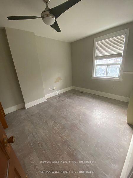 Photo 8 of Unit 2, 35 Lansdowne Avenue, Toronto, Roncesvalles — HOMEH