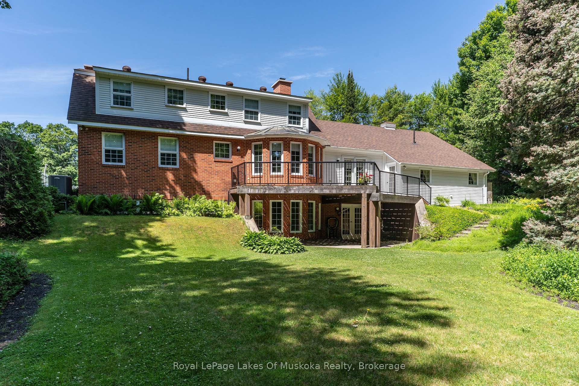 Photo 2 of 33 South Muskoka Drive, Bracebridge, Macaulay — HOMEH