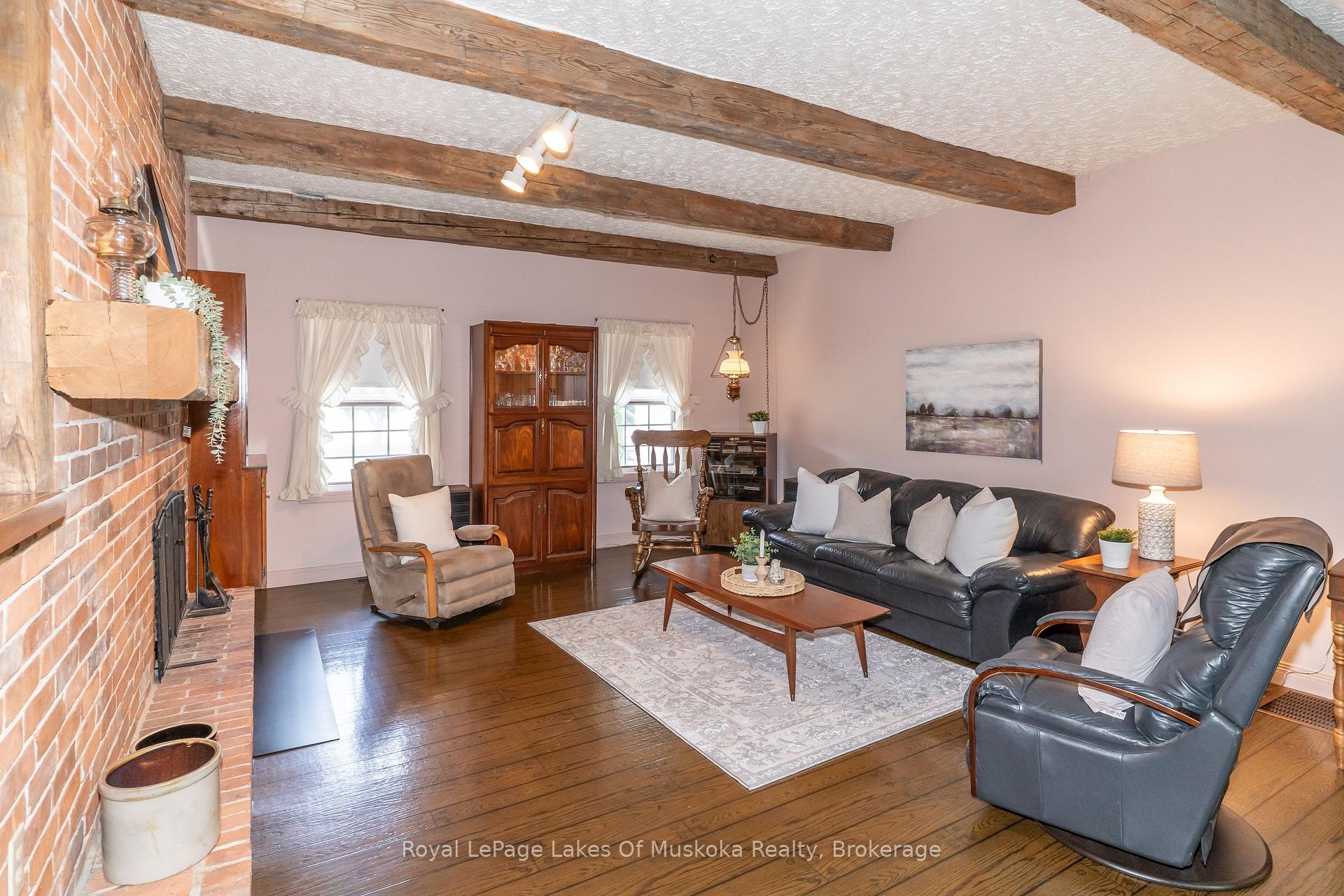 Photo 8 of 33 South Muskoka Drive, Bracebridge, Macaulay — HOMEH