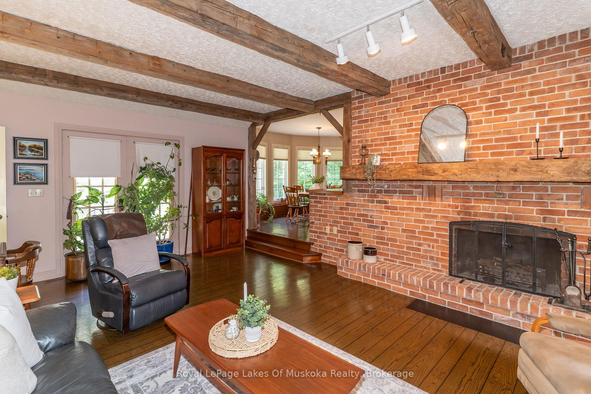 Photo 9 of 33 South Muskoka Drive, Bracebridge, Macaulay — HOMEH