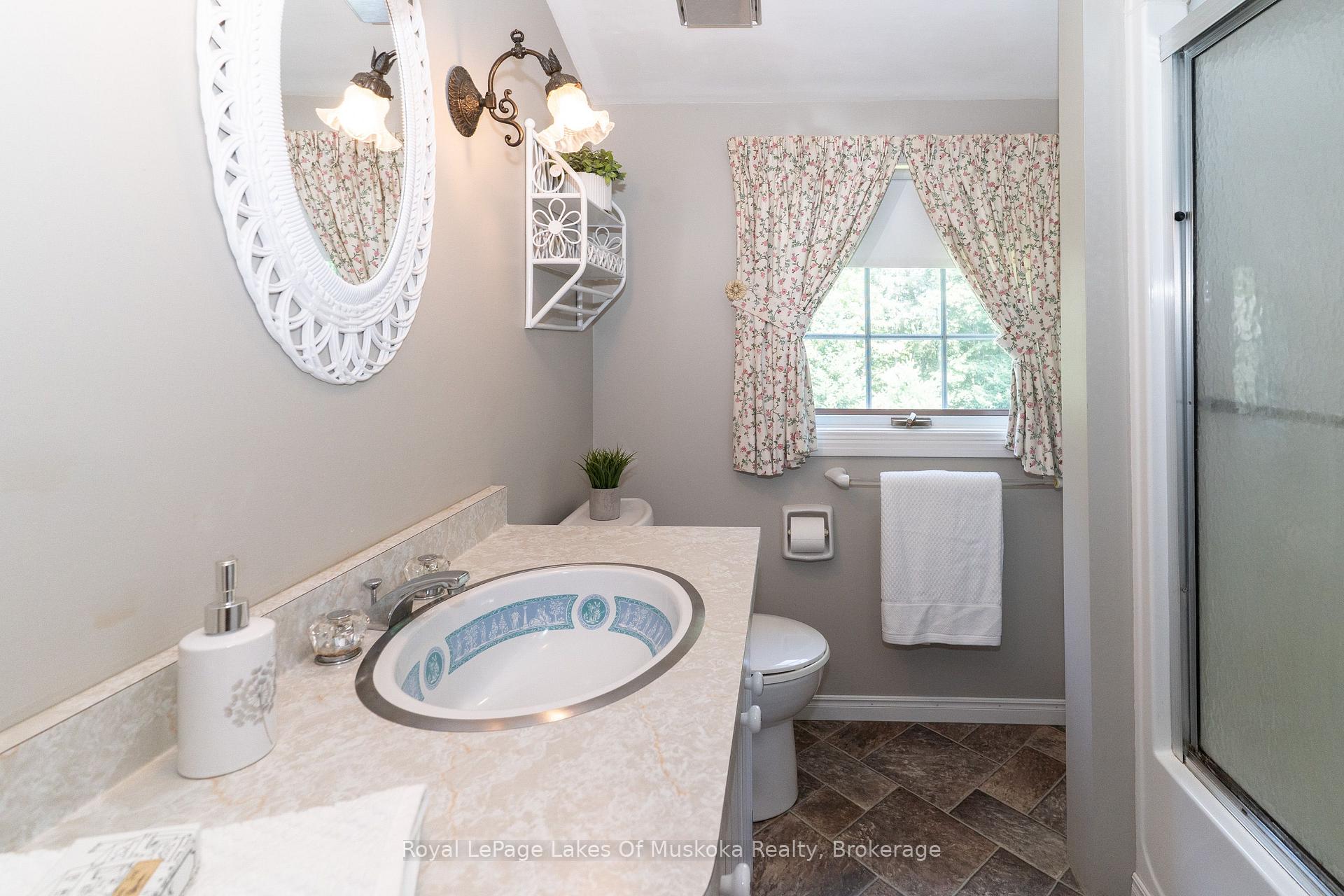 Photo 25 of 33 South Muskoka Drive, Bracebridge, Macaulay — HOMEH