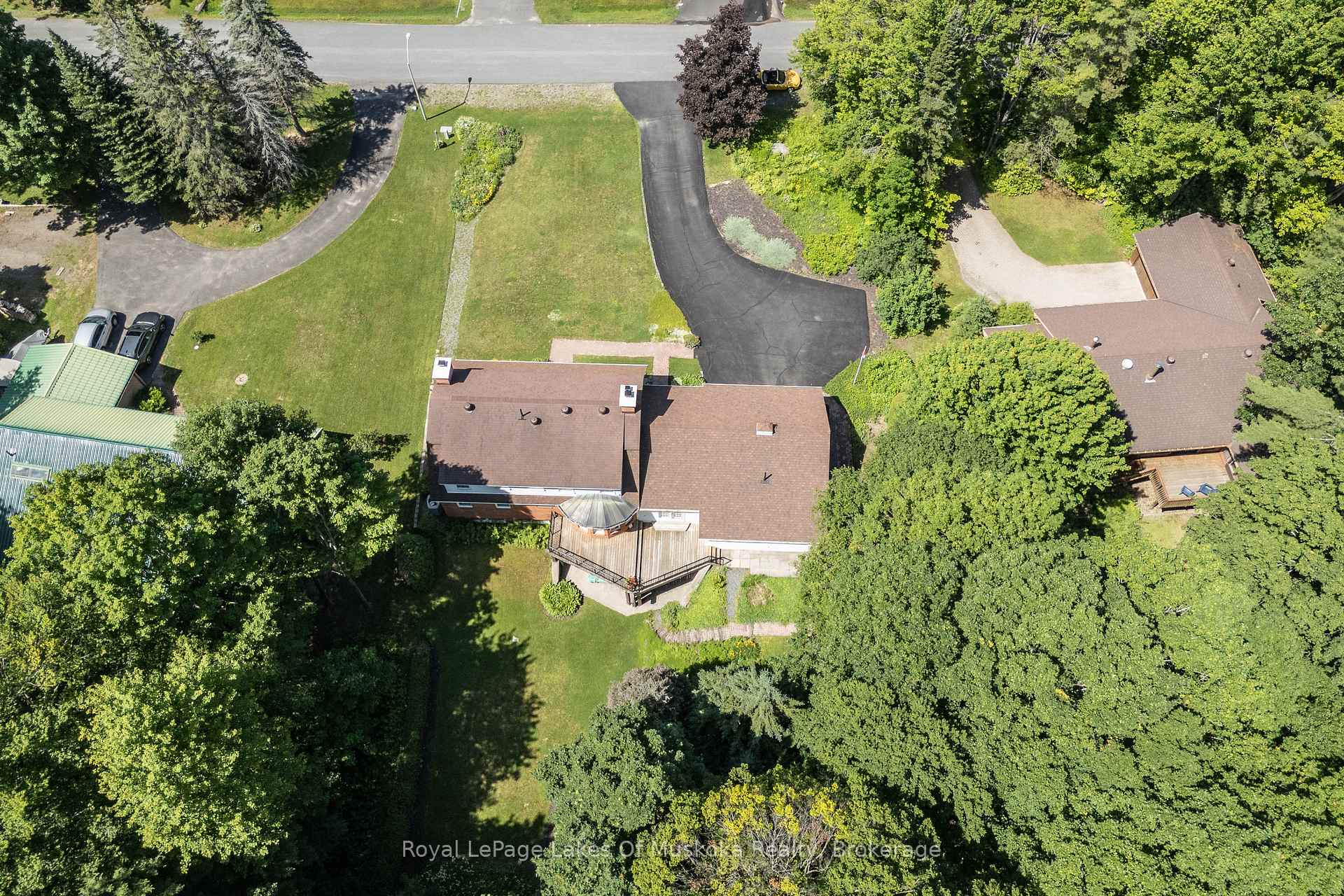 Photo 38 of 33 South Muskoka Drive, Bracebridge, Macaulay — HOMEH