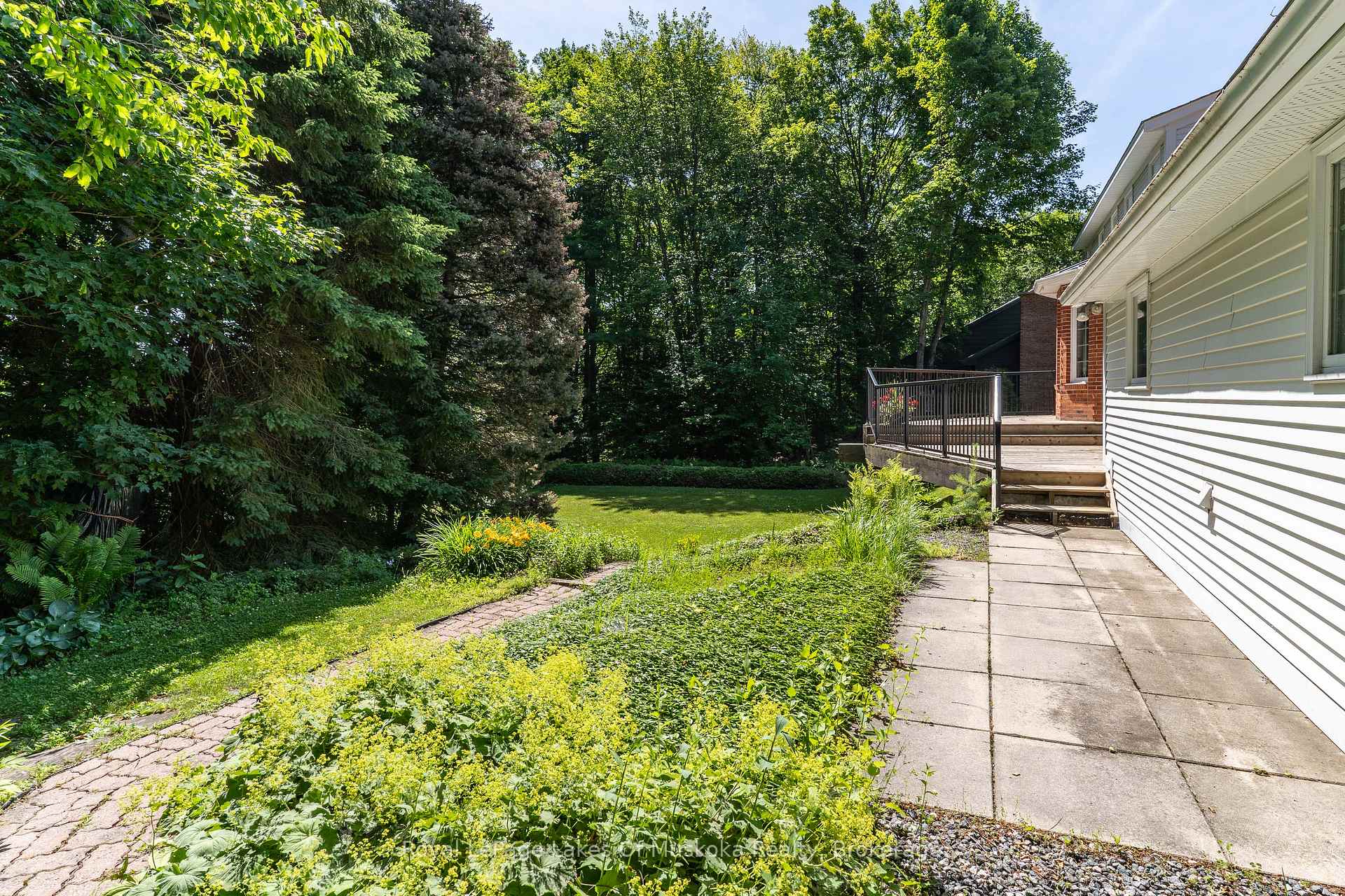 Photo 42 of 33 South Muskoka Drive, Bracebridge, Macaulay — HOMEH