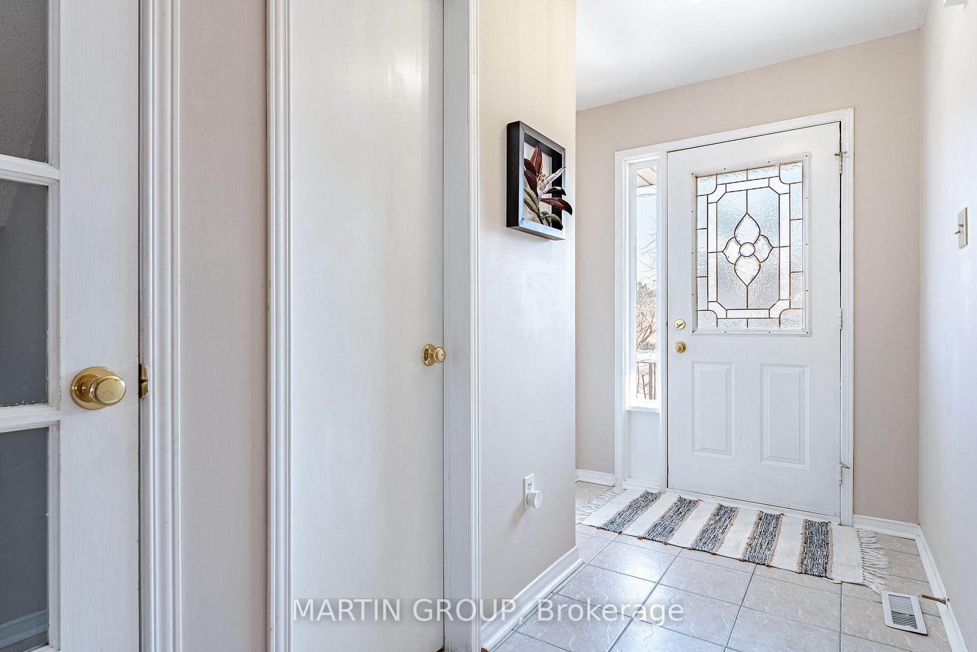 Photo 2 of 413 Levanna Lane, Oakville, River Oaks — HOMEH