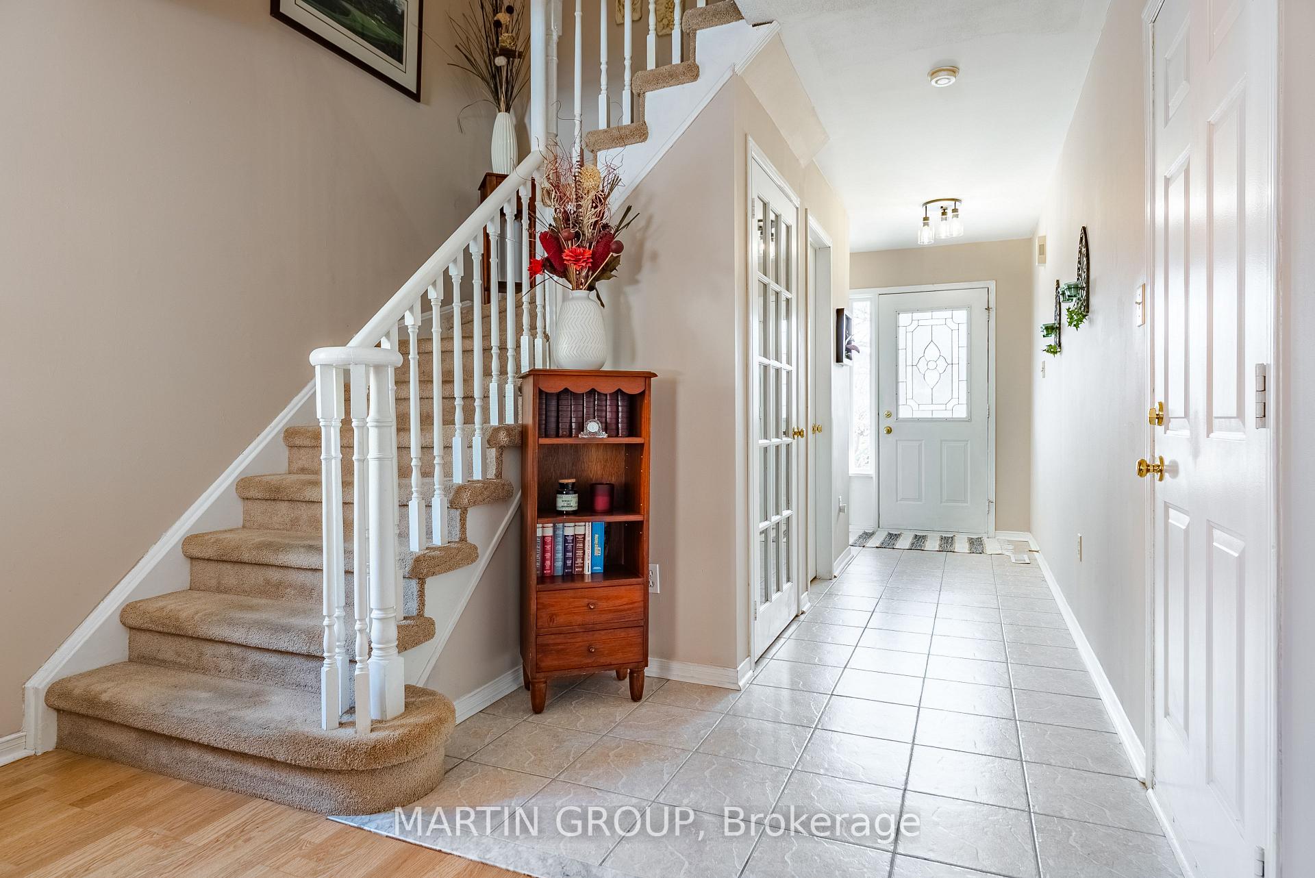 Photo 5 of 413 Levanna Lane, Oakville, River Oaks — HOMEH
