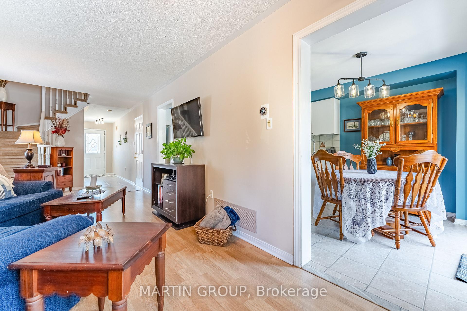 Photo 7 of 413 Levanna Lane, Oakville, River Oaks — HOMEH