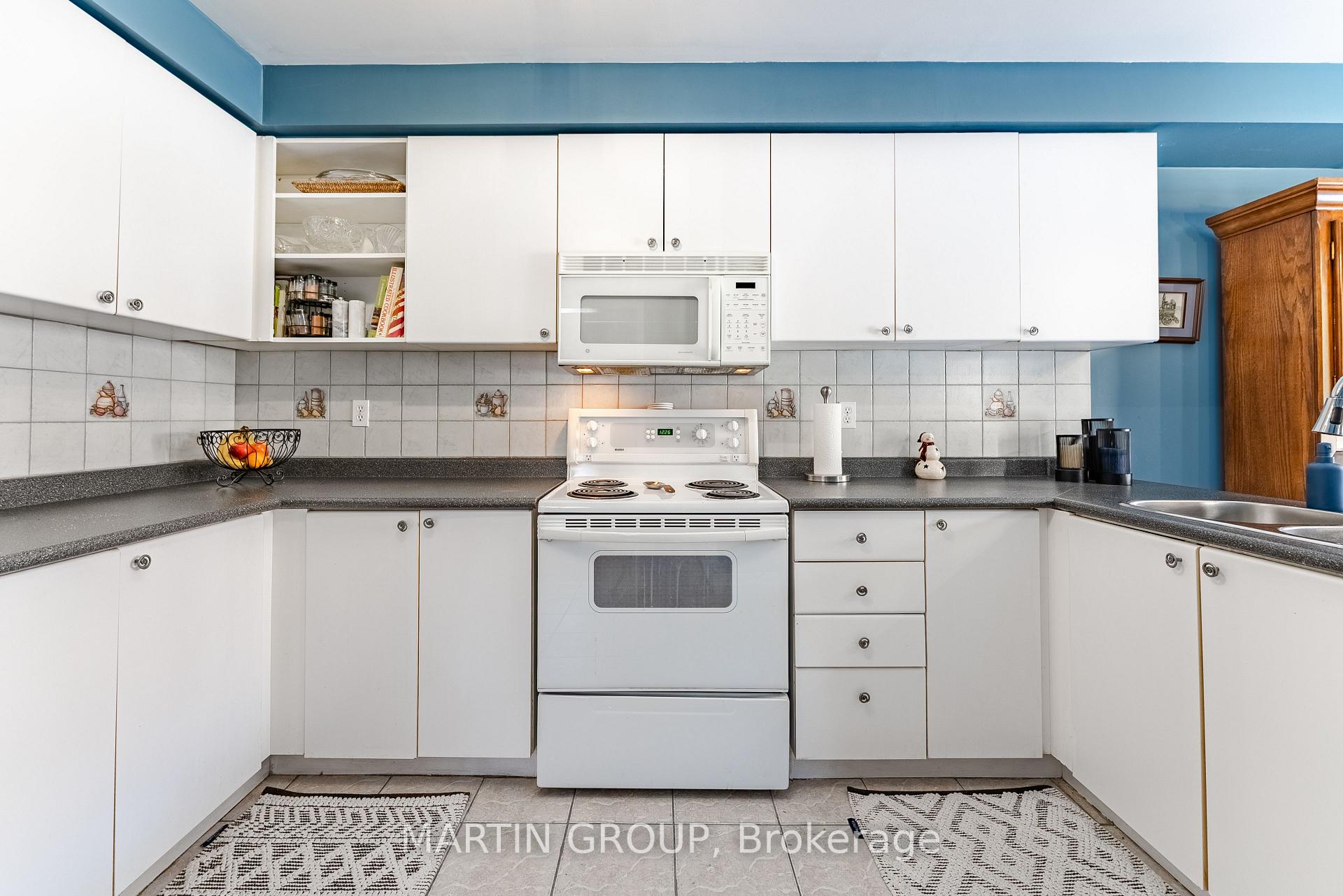 Photo 9 of 413 Levanna Lane, Oakville, River Oaks — HOMEH
