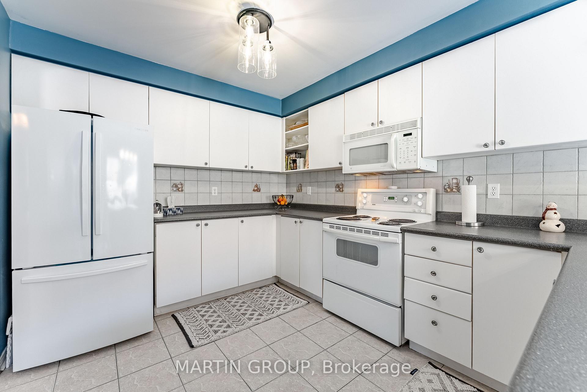 Photo 10 of 413 Levanna Lane, Oakville, River Oaks — HOMEH