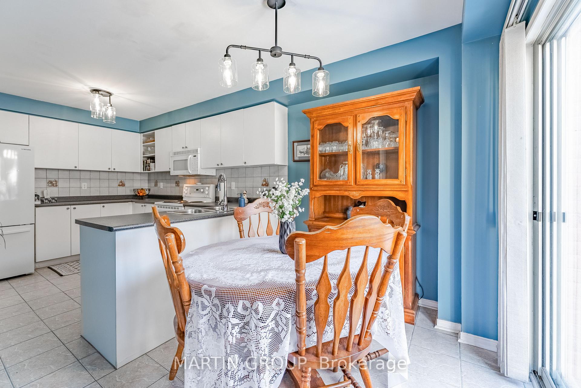 Photo 12 of 413 Levanna Lane, Oakville, River Oaks — HOMEH