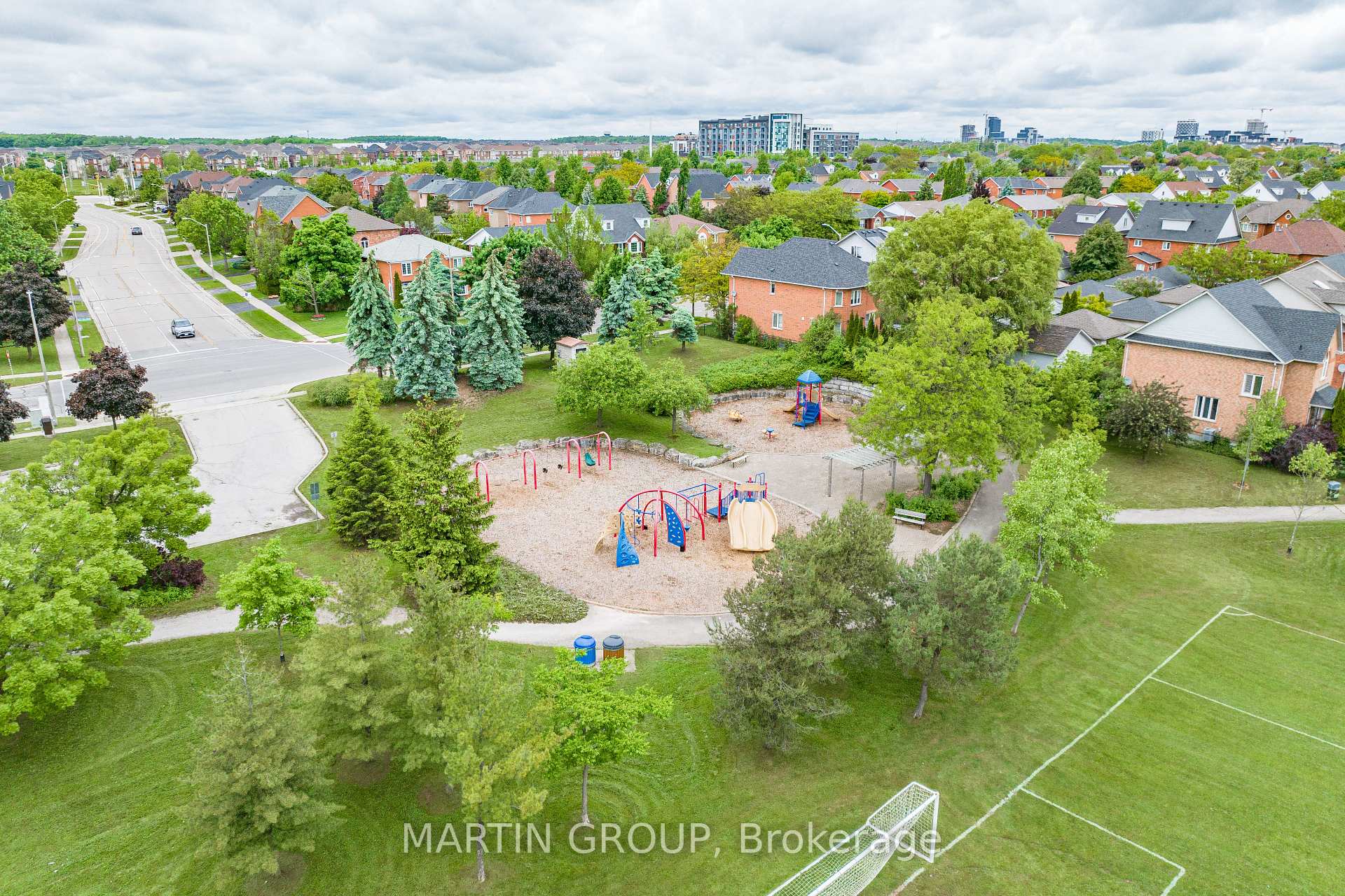 Photo 26 of 413 Levanna Lane, Oakville, River Oaks — HOMEH