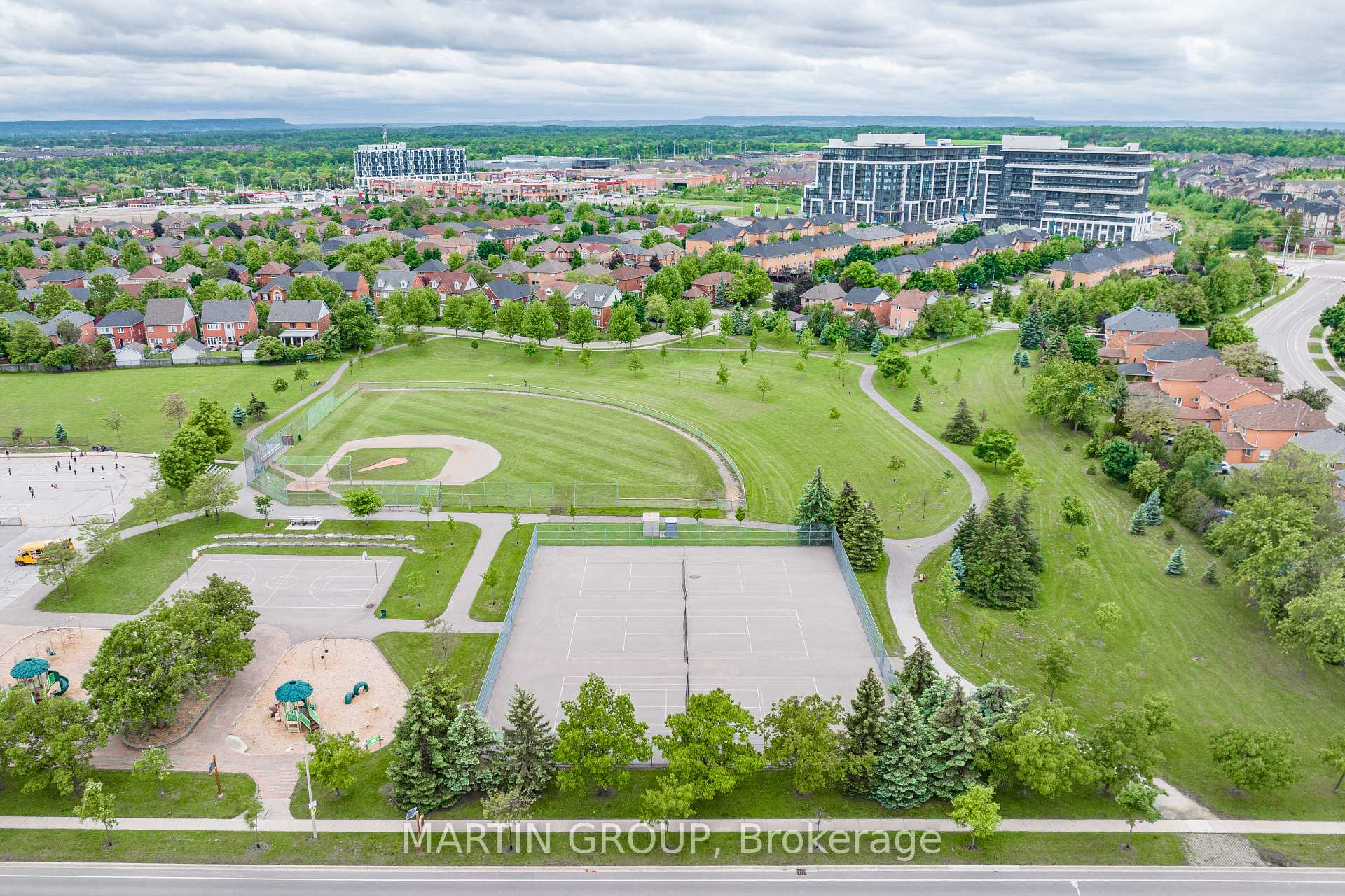 Photo 28 of 413 Levanna Lane, Oakville, River Oaks — HOMEH
