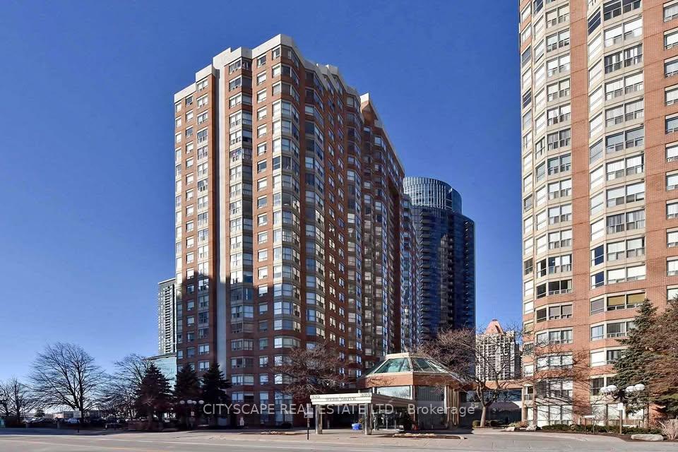 Front of Unit 811, 335 Webb Drive