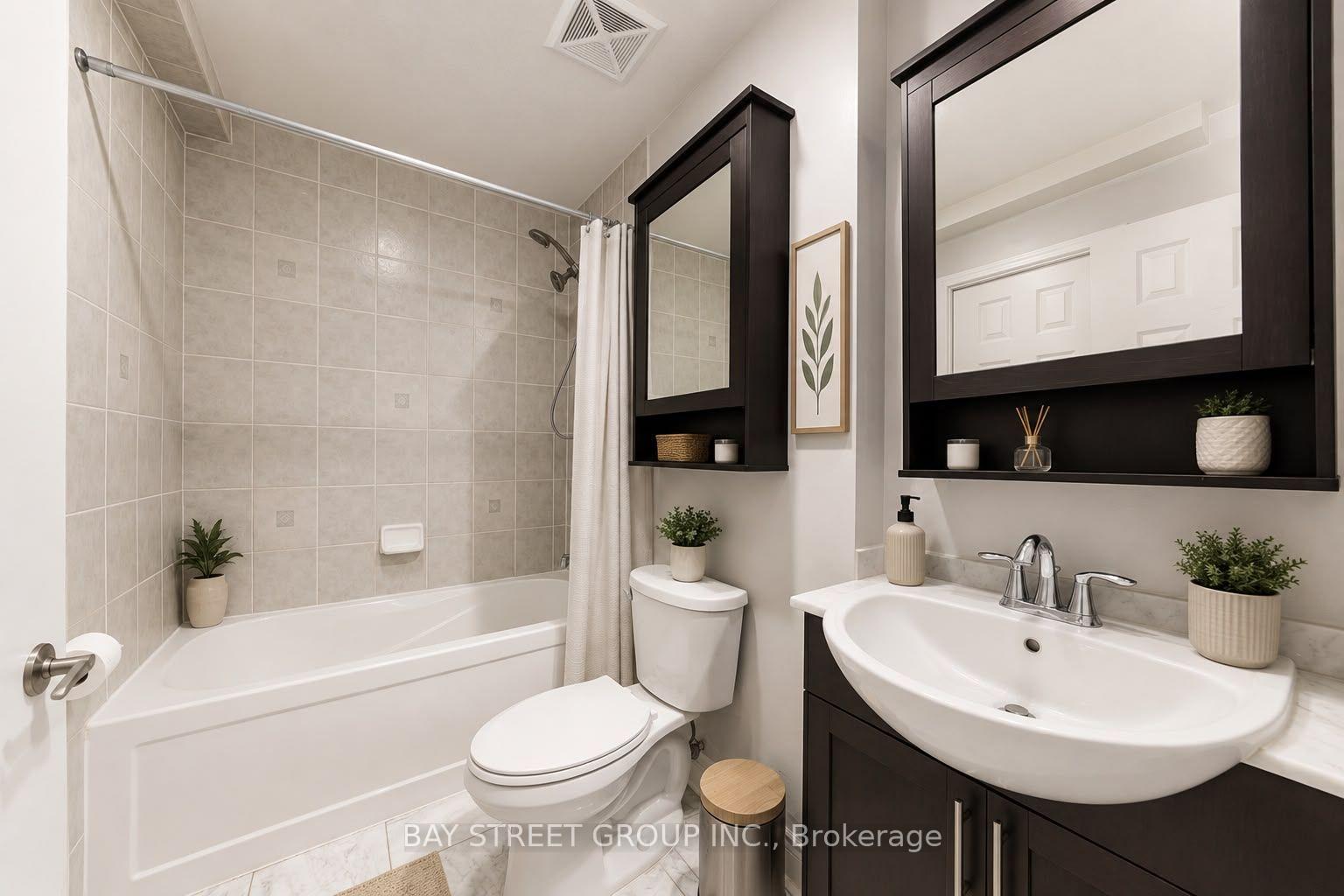 Photo 4 of Unit 221, 31 Olive Avenue, North York, Willowdale East — HOMEH