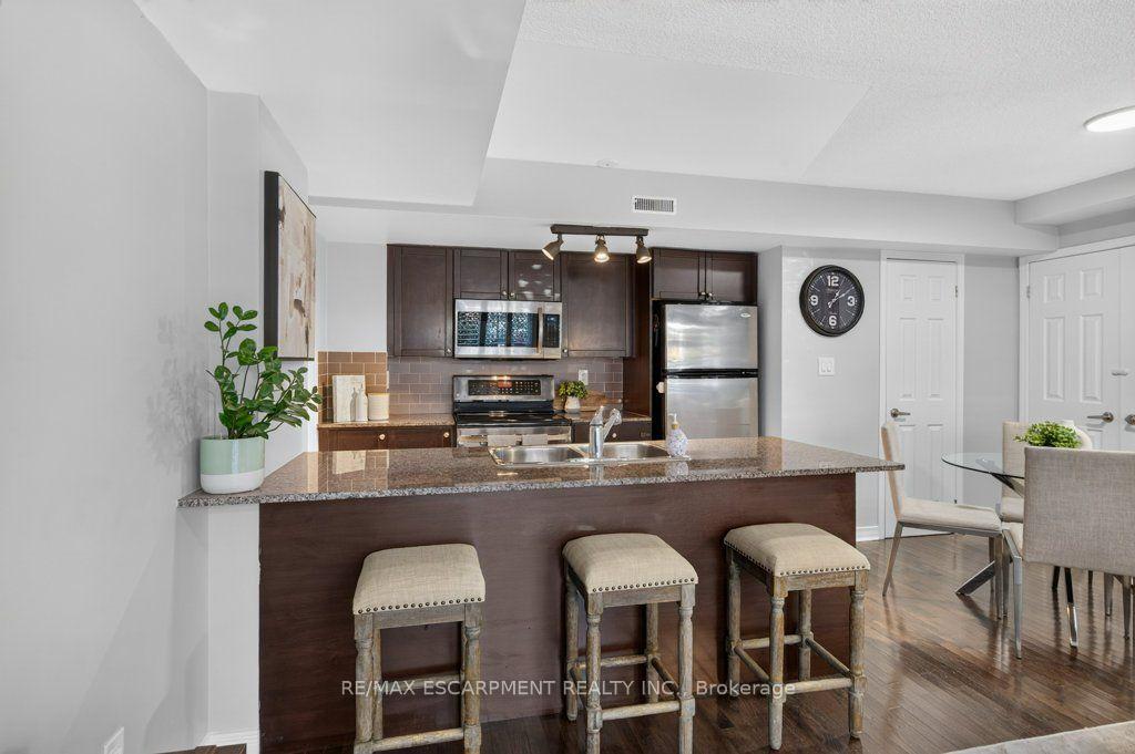 Photo 13 of Unit 135, 25 Turntable Crescent, Toronto, Dovercourt-Wallace Emerson-Junction — HOMEH