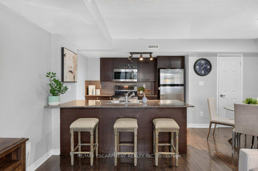 Photo 15 of Unit 135, 25 Turntable Crescent, Toronto, Dovercourt-Wallace Emerson-Junction — HOMEH