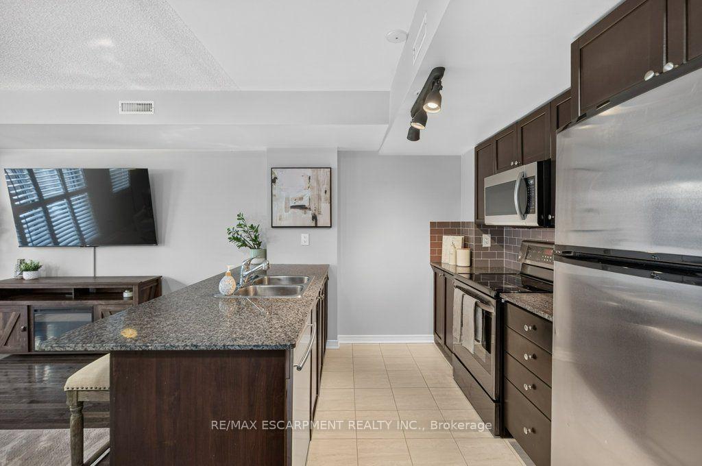 Photo 17 of Unit 135, 25 Turntable Crescent, Toronto, Dovercourt-Wallace Emerson-Junction — HOMEH