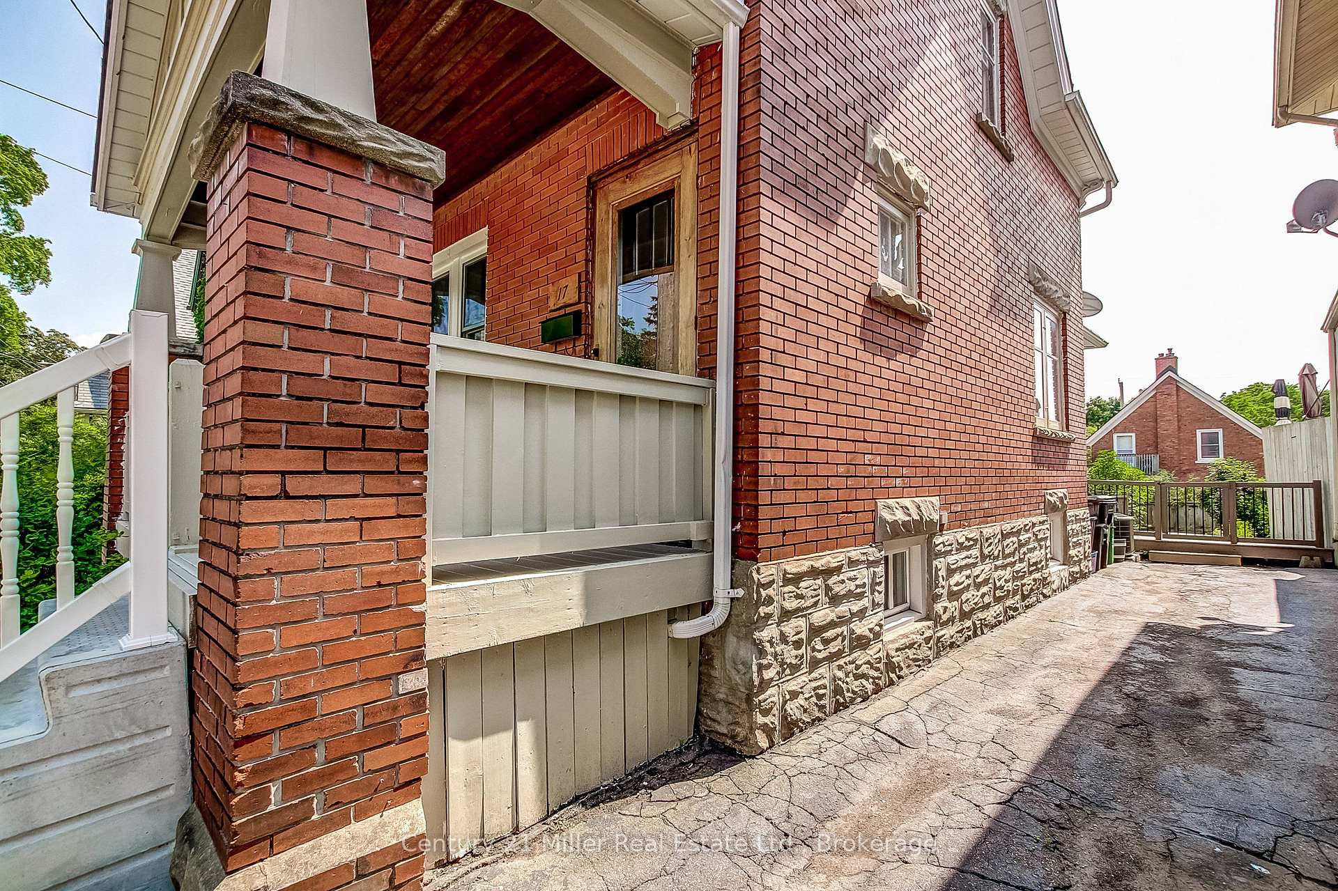 Photo 2 of 17 Whitney Place, Kitchener, Cedar Hill — HOMEH