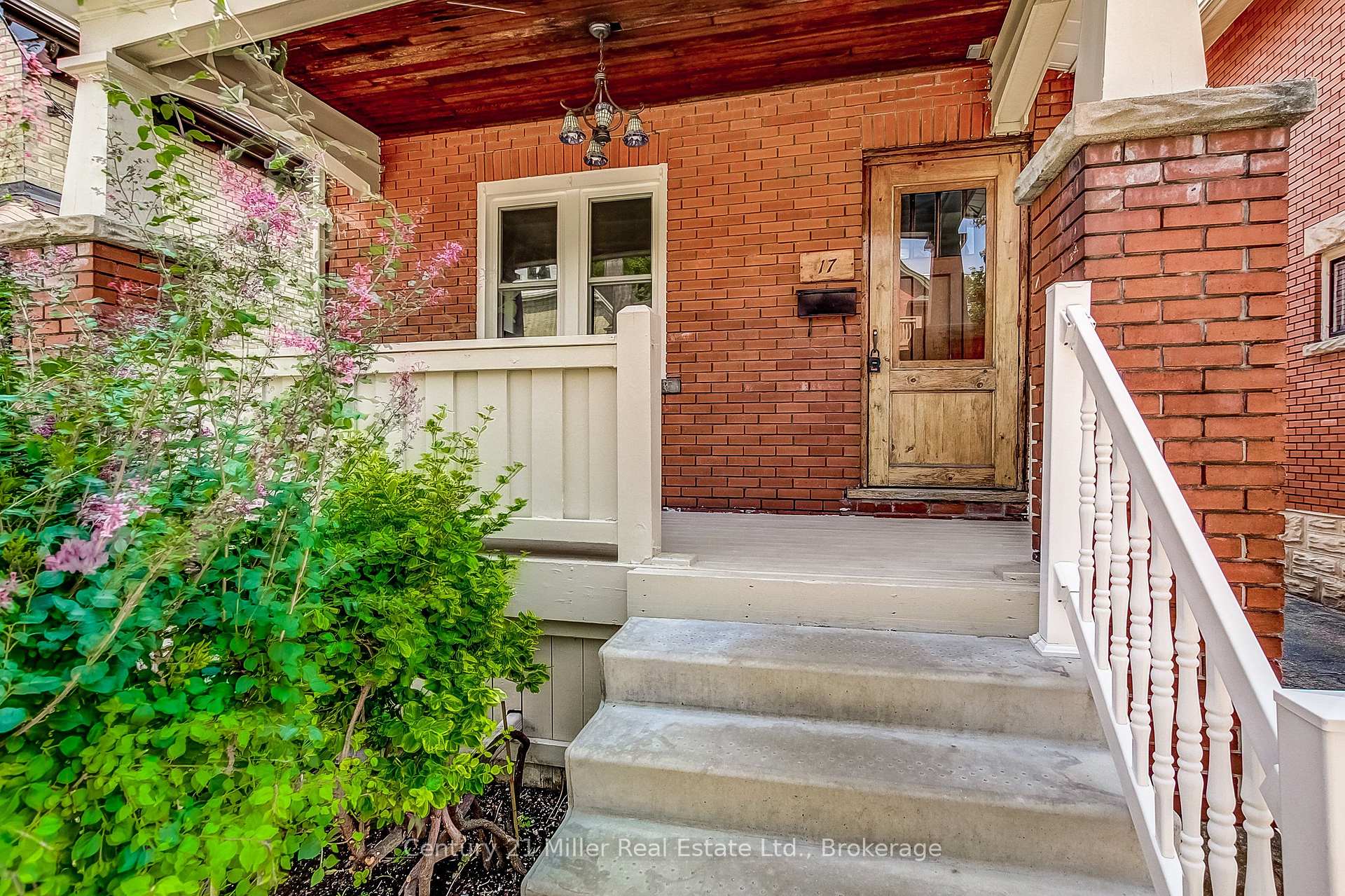 Photo 3 of 17 Whitney Place, Kitchener, Cedar Hill — HOMEH