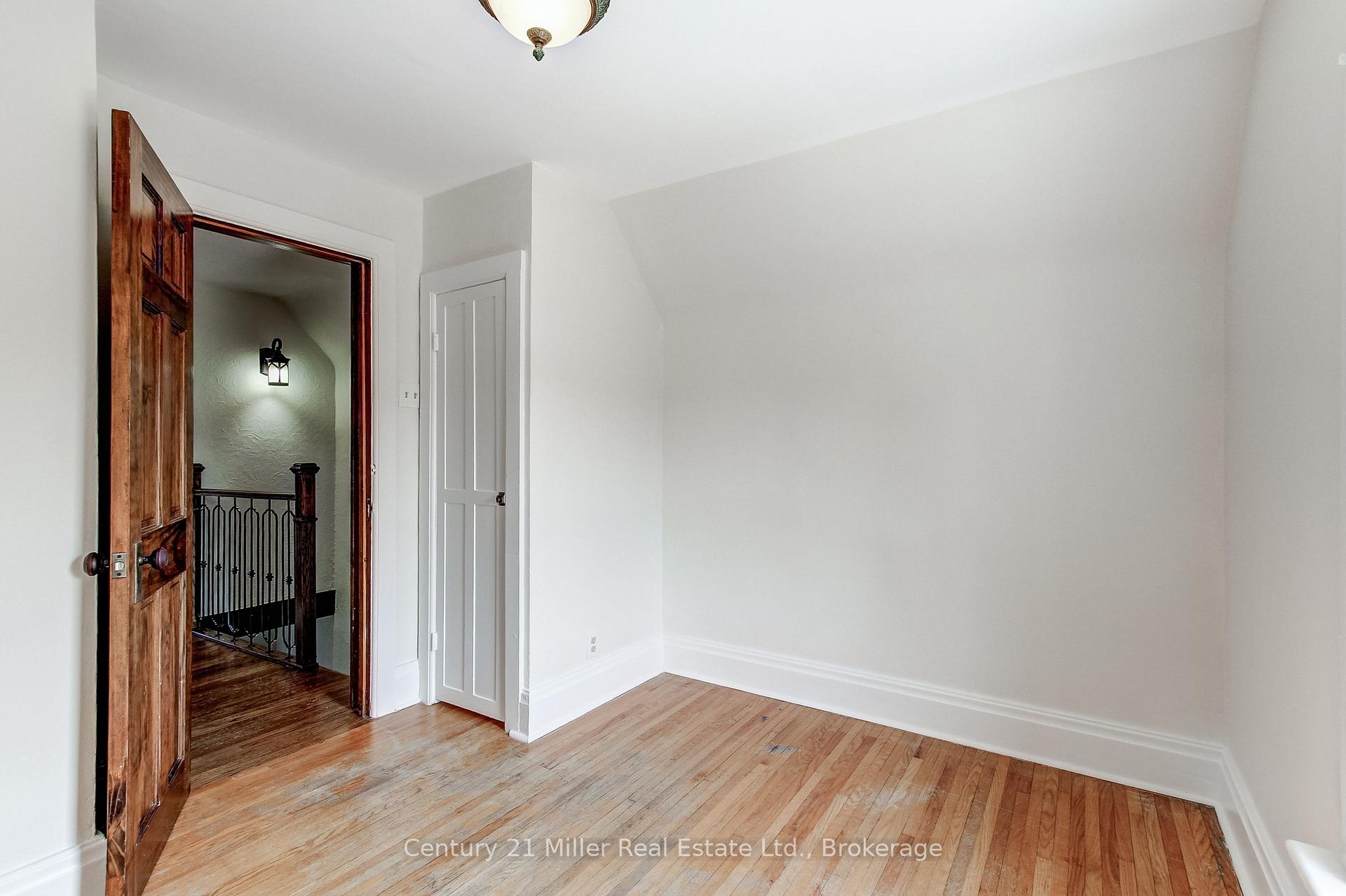 Photo 20 of 17 Whitney Place, Kitchener, Cedar Hill — HOMEH