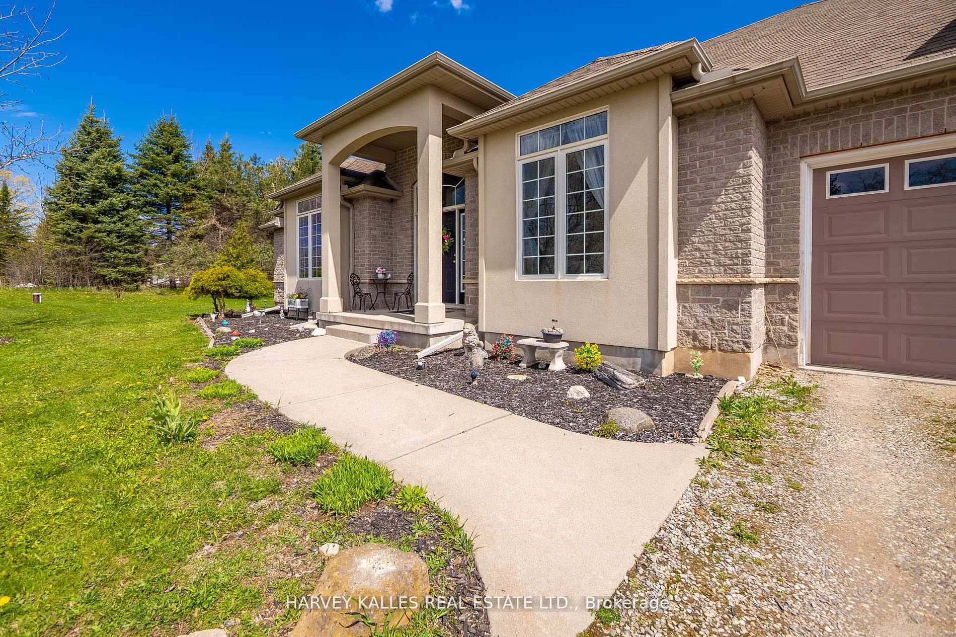 Photo 5 of 4933 Eramosa Townline, Erin, Rural Erin — HOMEH