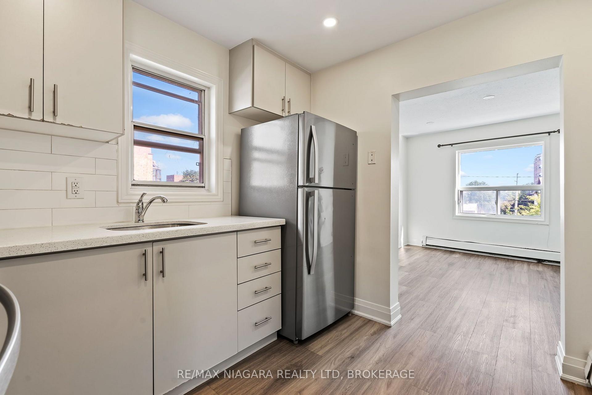 Photo 2 of Unit 2, 237 Church Street, St. Catharines, E. Chester — HOMEH