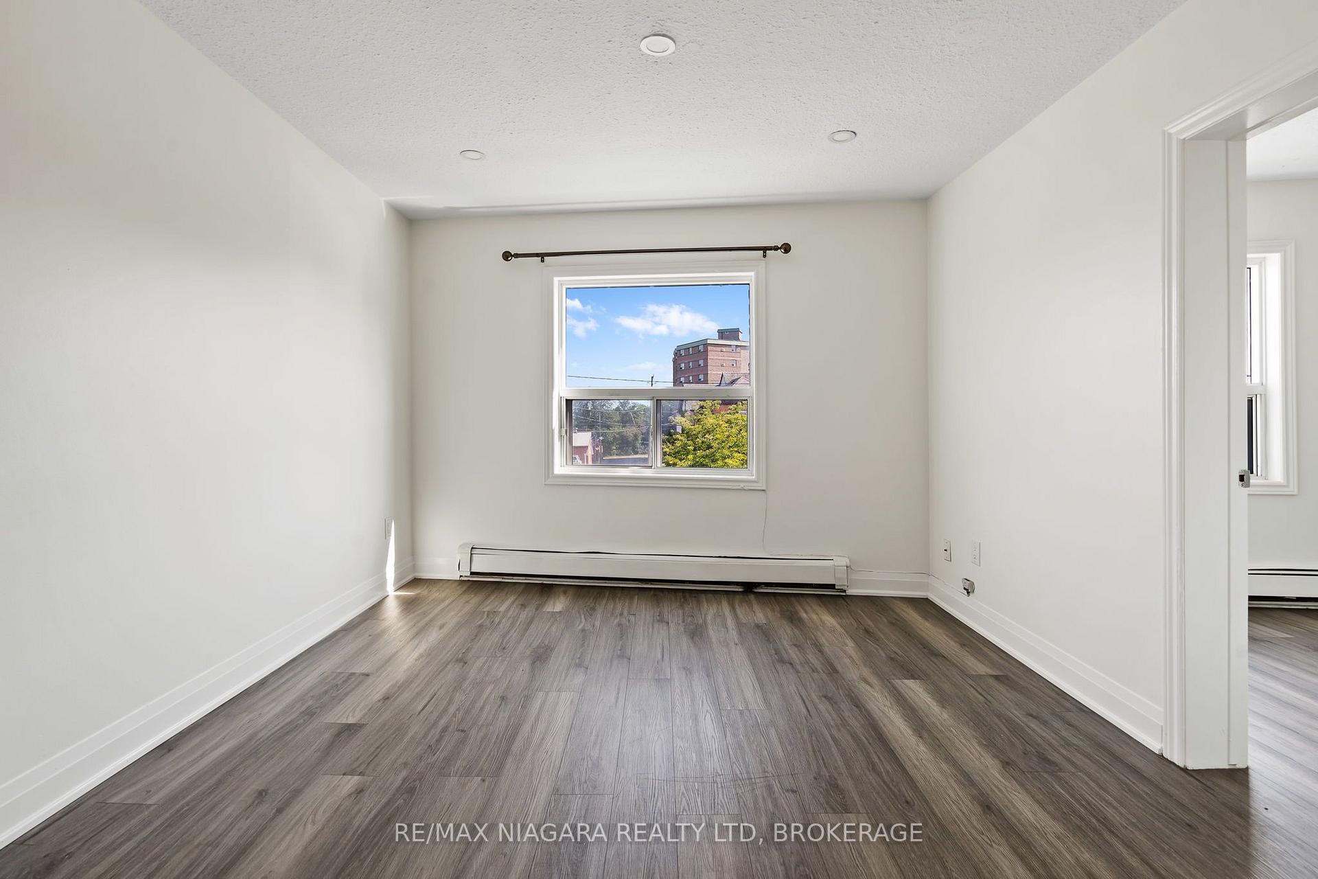 Photo 3 of Unit 2, 237 Church Street, St. Catharines, E. Chester — HOMEH